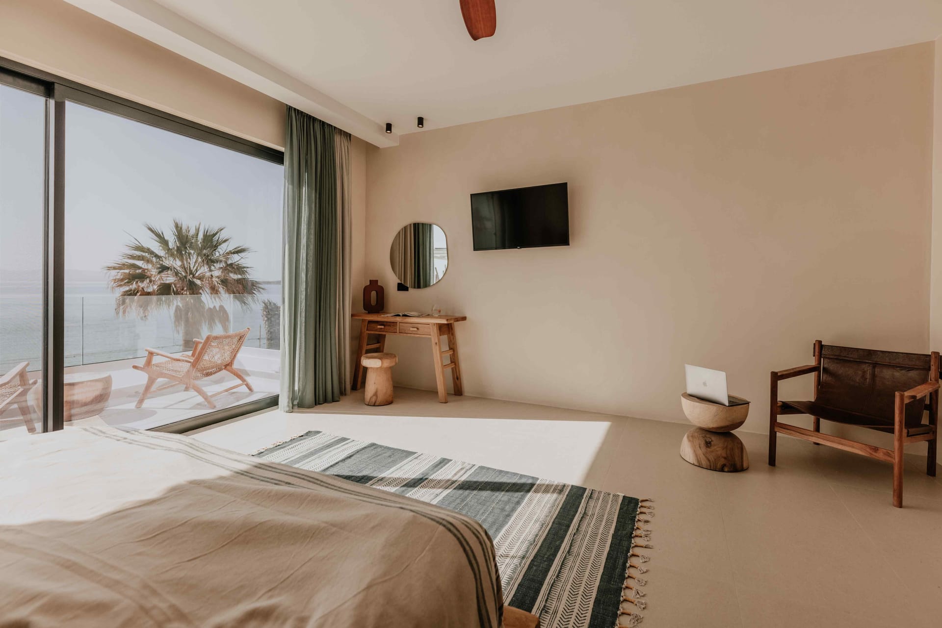 Ostrako Beachside Suites - SV - 5