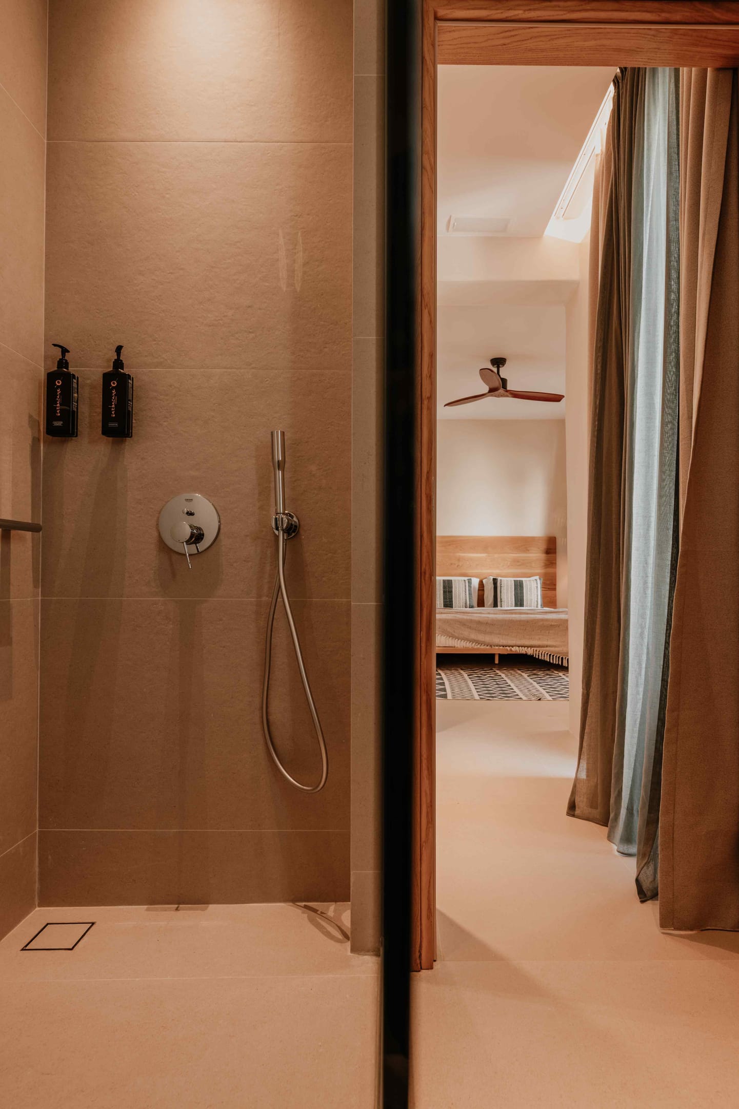 Ostrako Beachside Suites - SV - 15