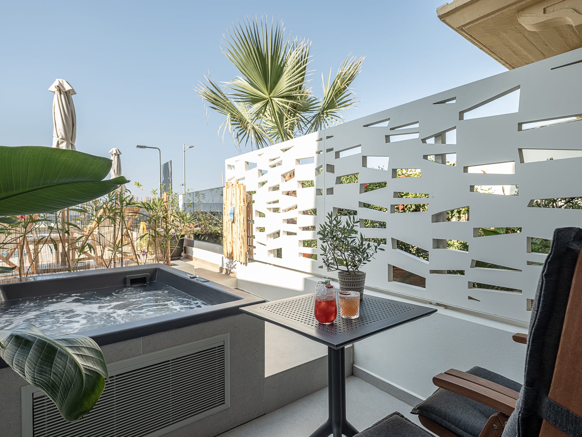 Calla Luxury Seafront Suites - COM - 7