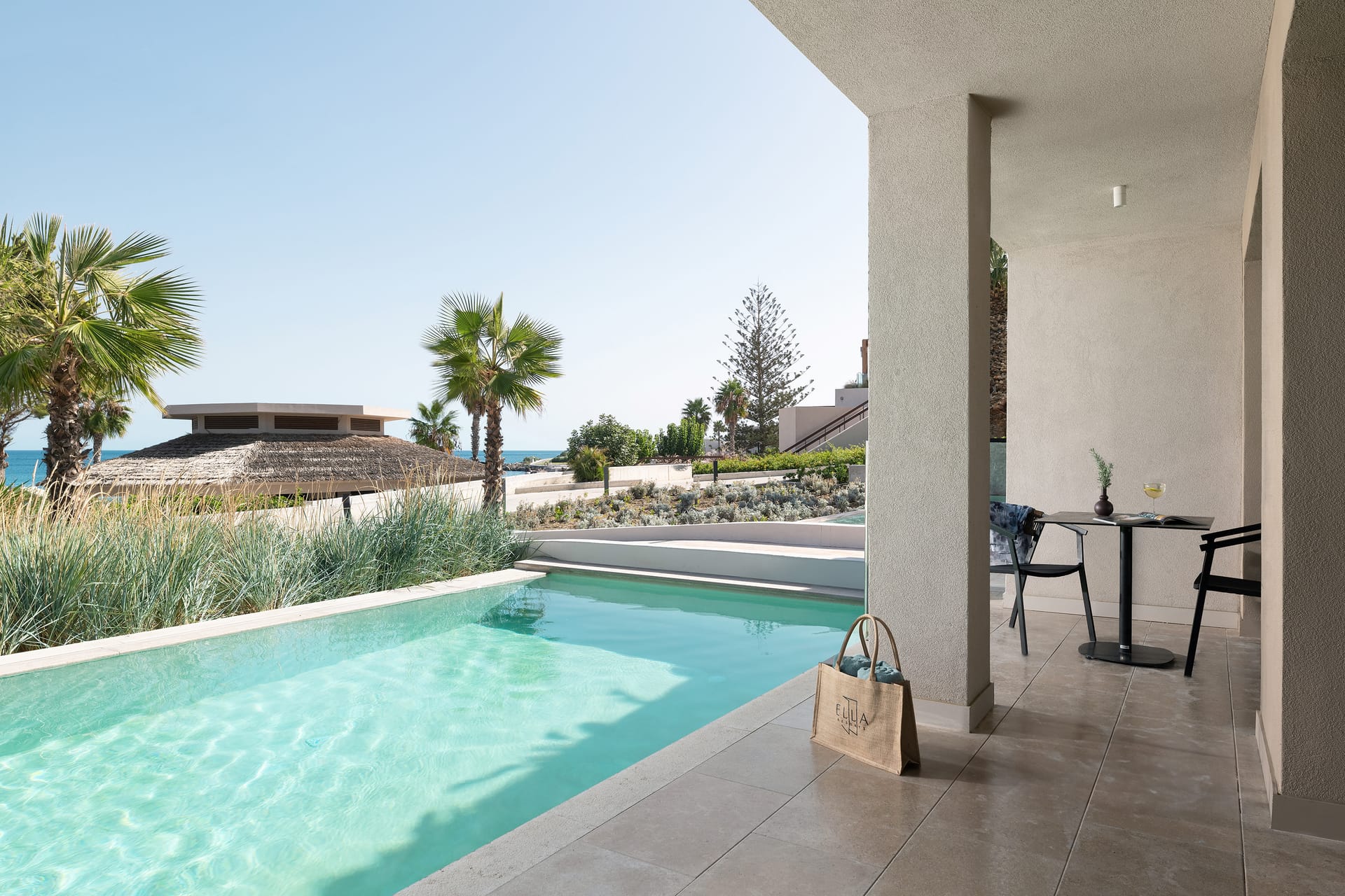 Helea Suite with Swim Up Pool