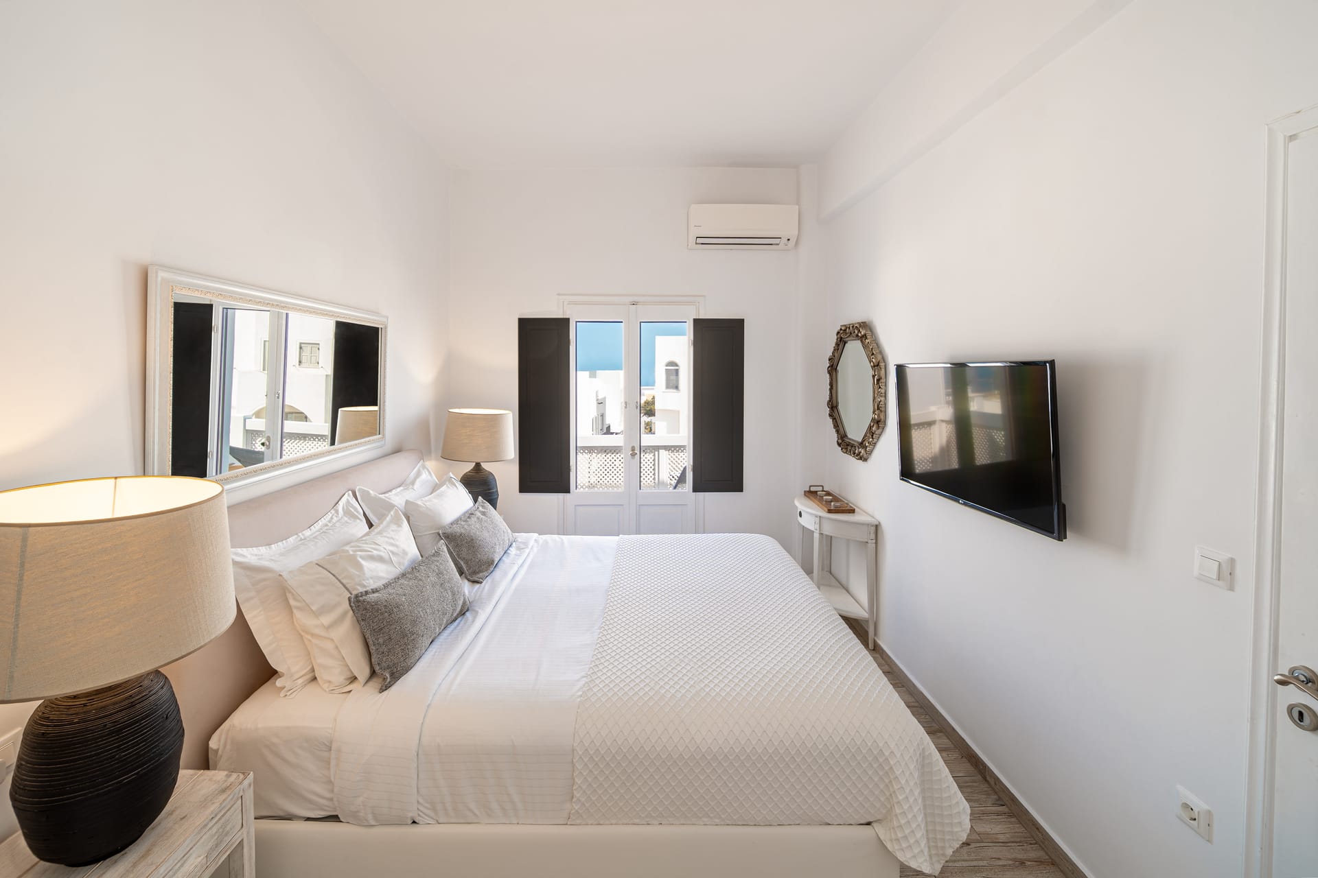 Aqua Luxury Suites Santorini - APART - 2