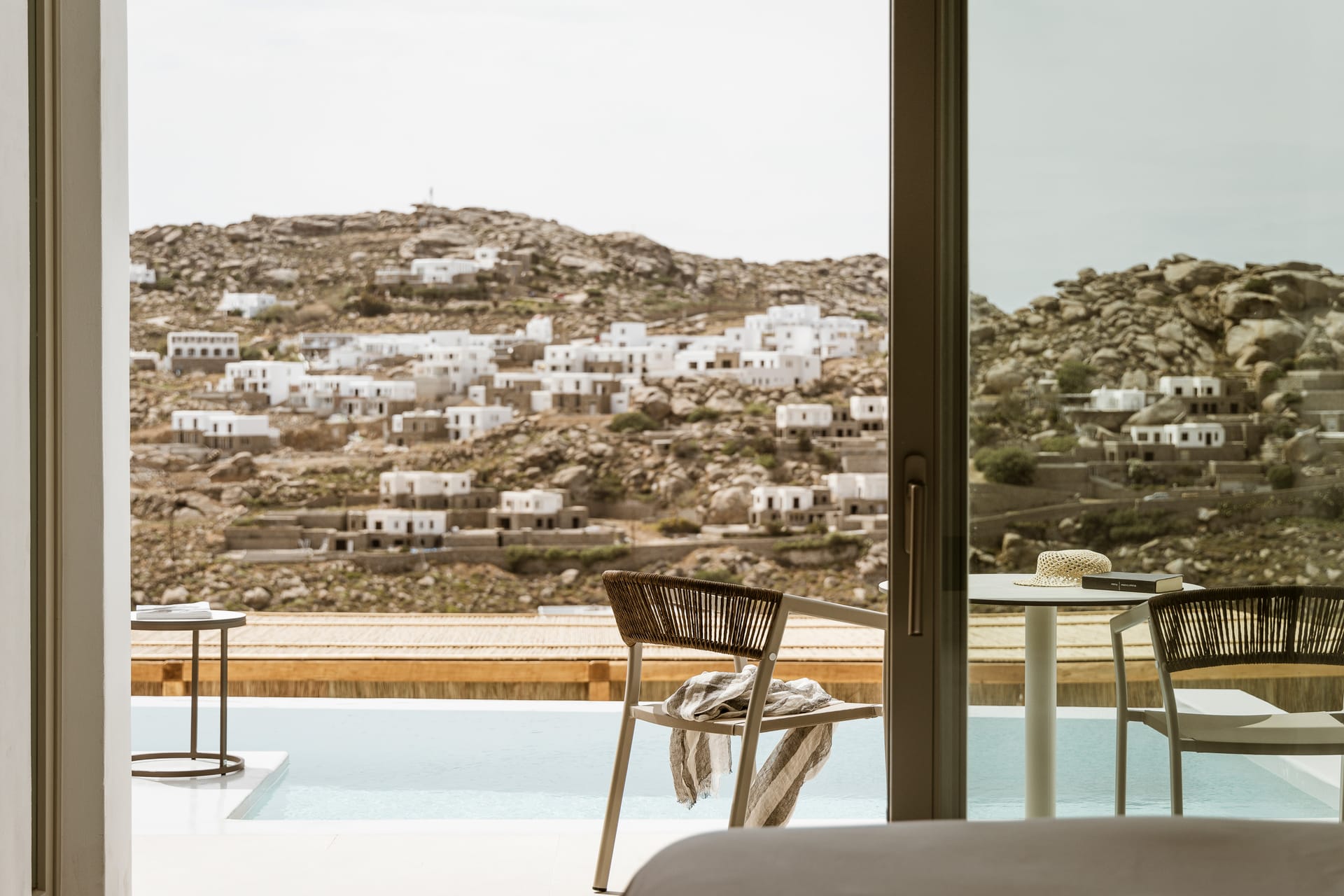 Pool Suite Side Sea View