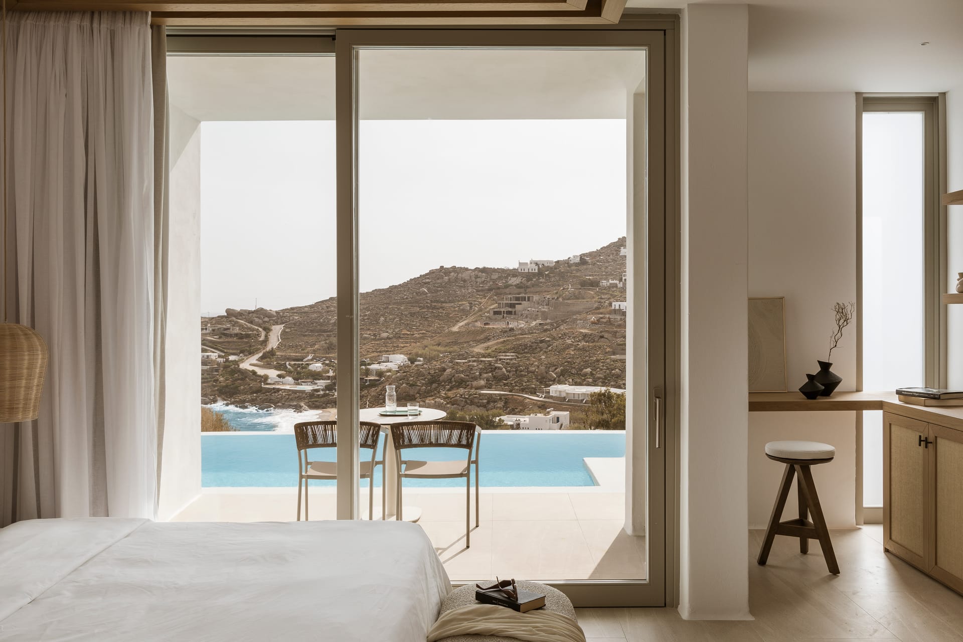Superior Pool Suite Sea View
