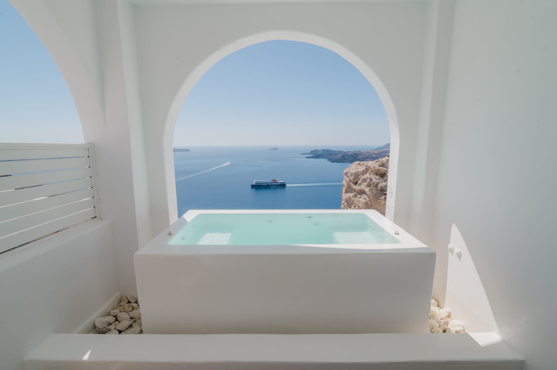 Sunset Suite with Hot Tub and Caldera View