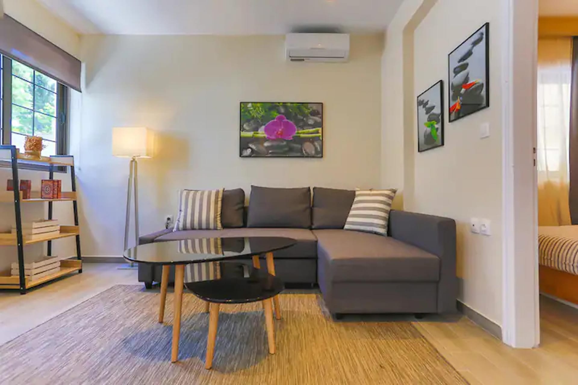 Sunset View Apartments- Modern near the sea