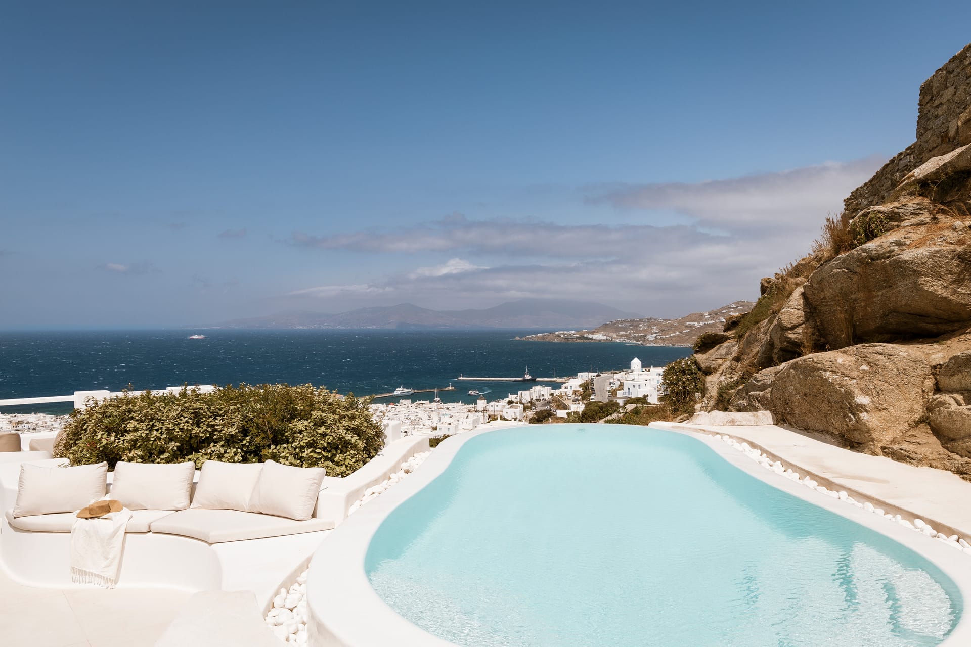 Executive Suite Sea View with Private Pool