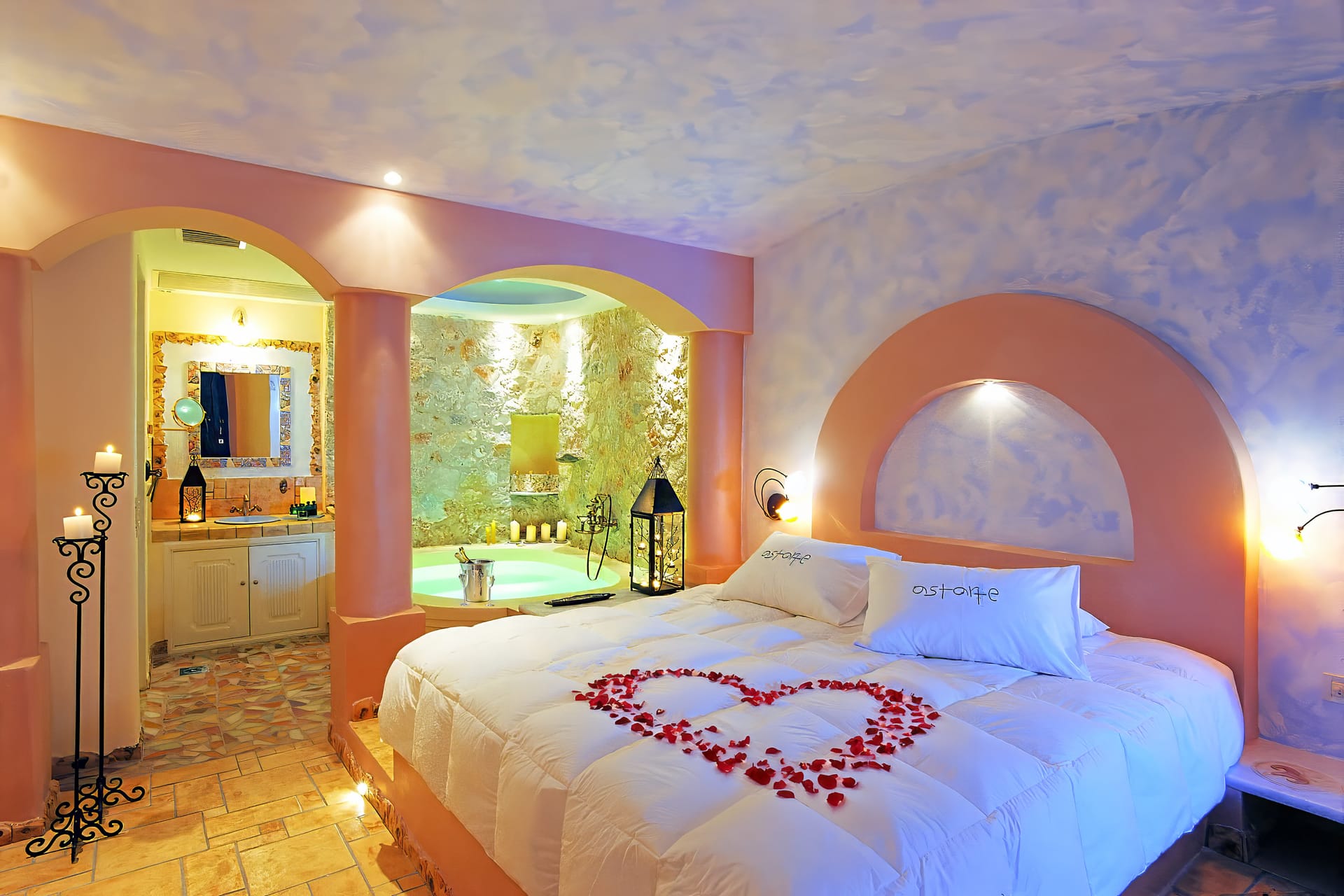 Junior Suite with indoor couples Jacuzzi and private balcony with sea/caldera/volcano view