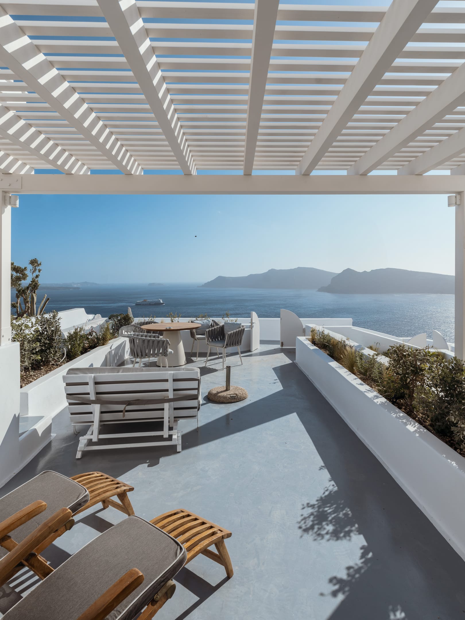 The Carpenter’s Suite with Hot Tub & Caldera View 65m²