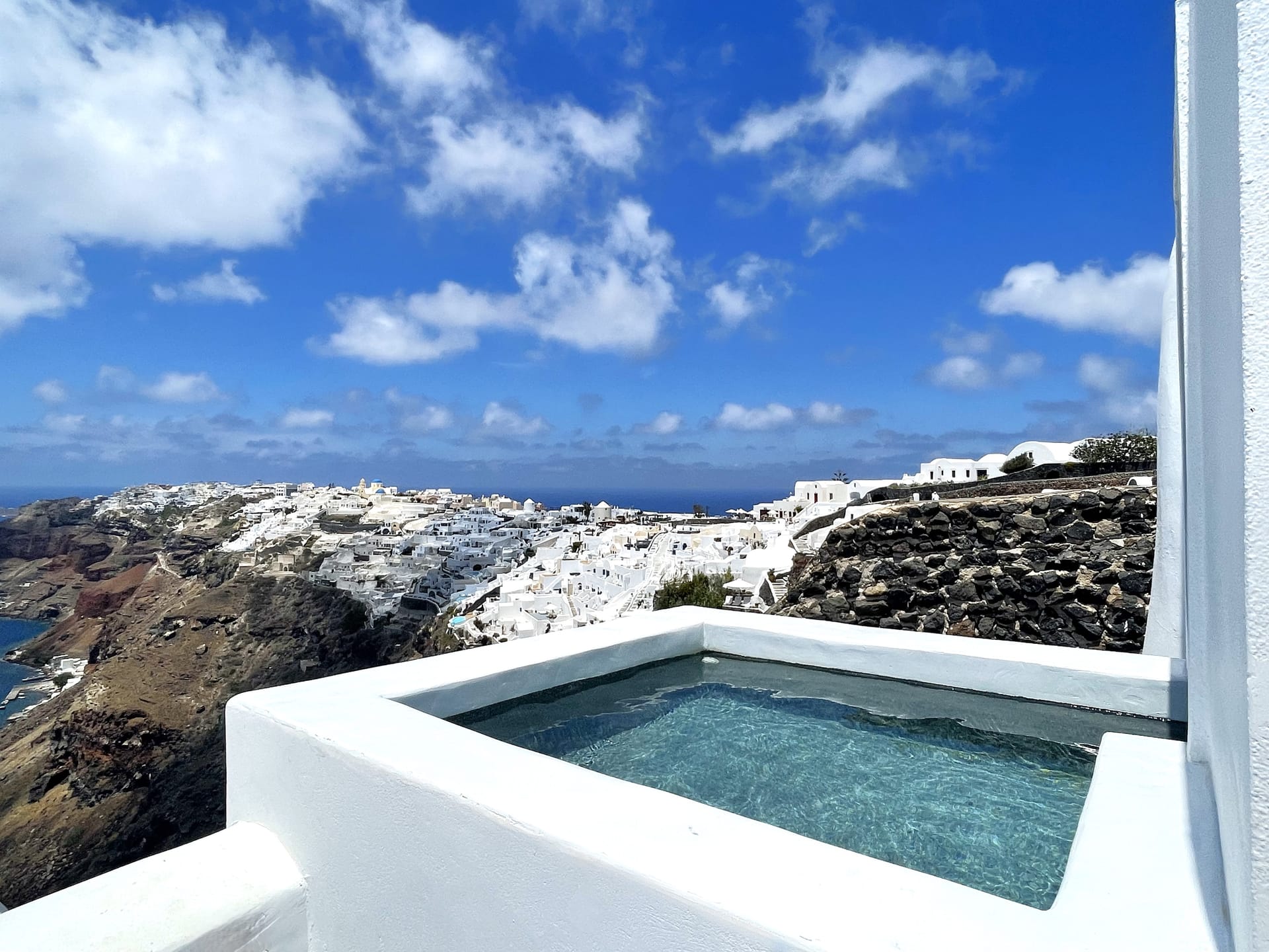 The Collector’s Villa with Hot Tub & Caldera View 95m²