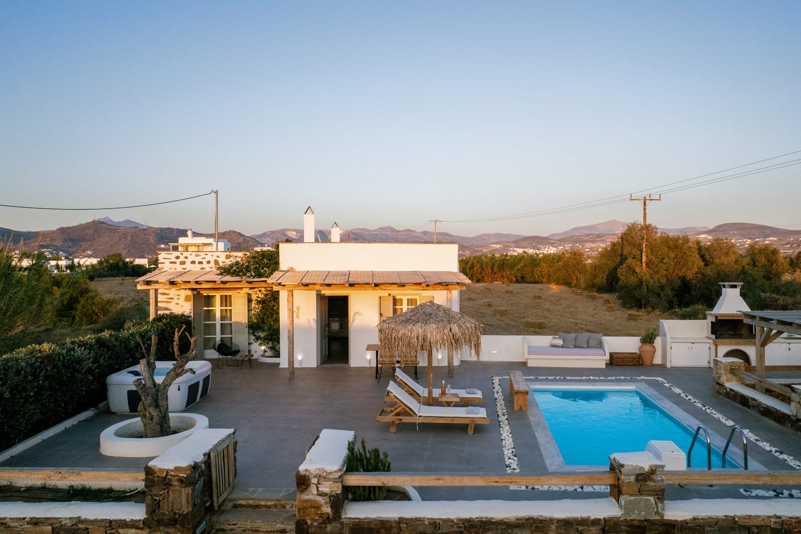 Villa with Private Pool and Outdoor Hot Tub