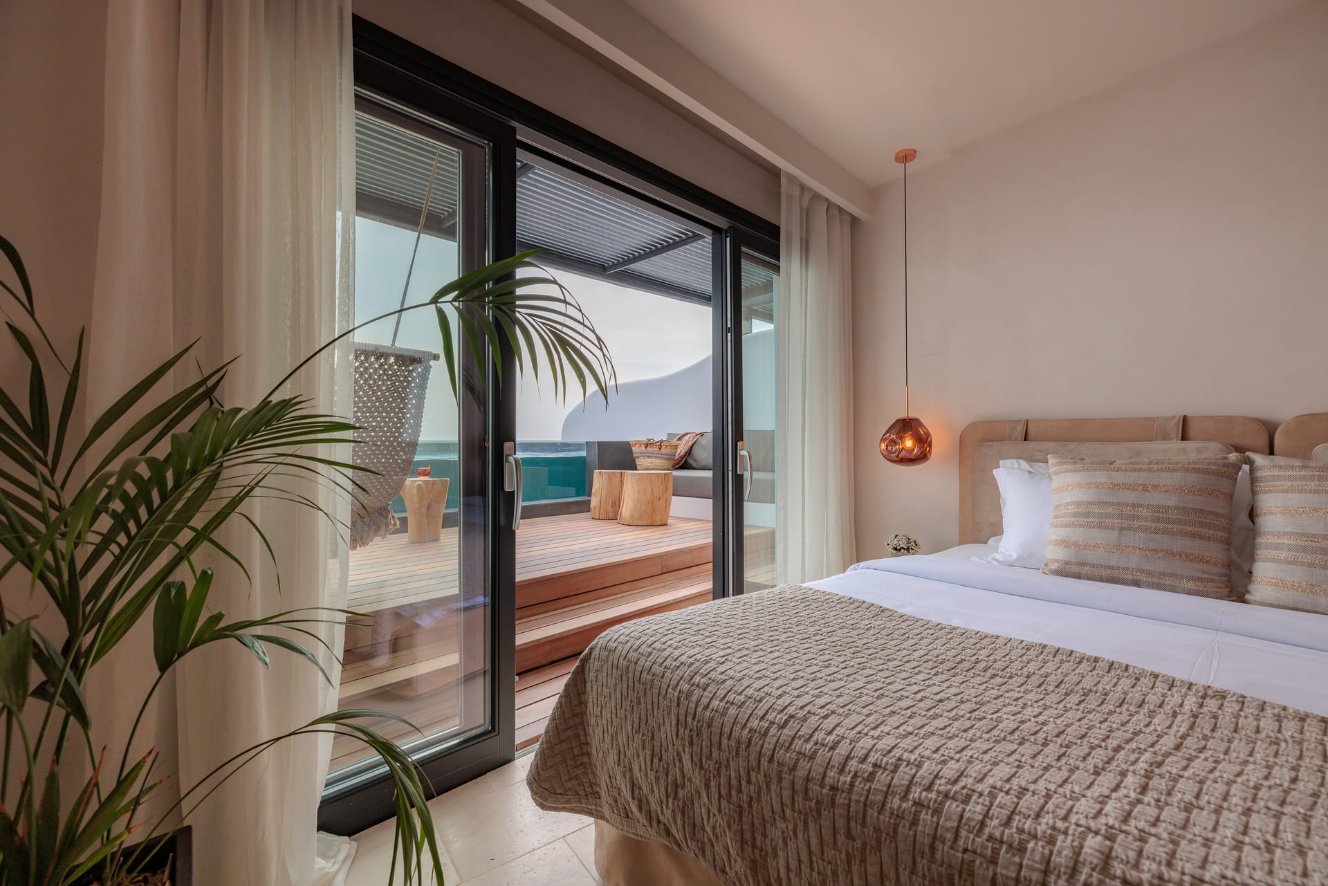Superior Double with Private Pool & Sea View