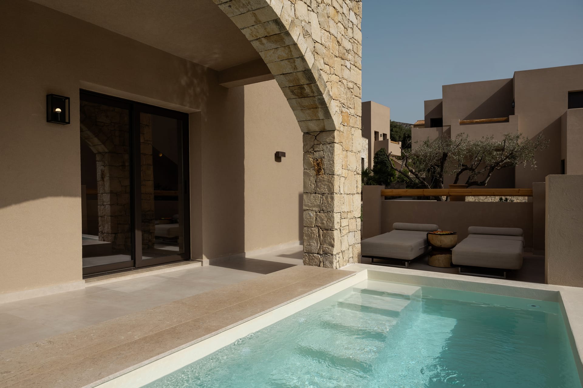 Tholos Private Pool