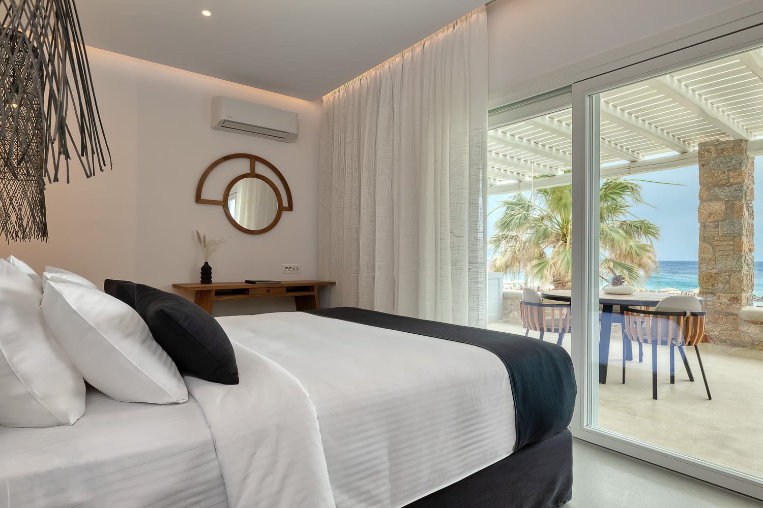 Luxury Two Bedrooms Apartment Beach Front