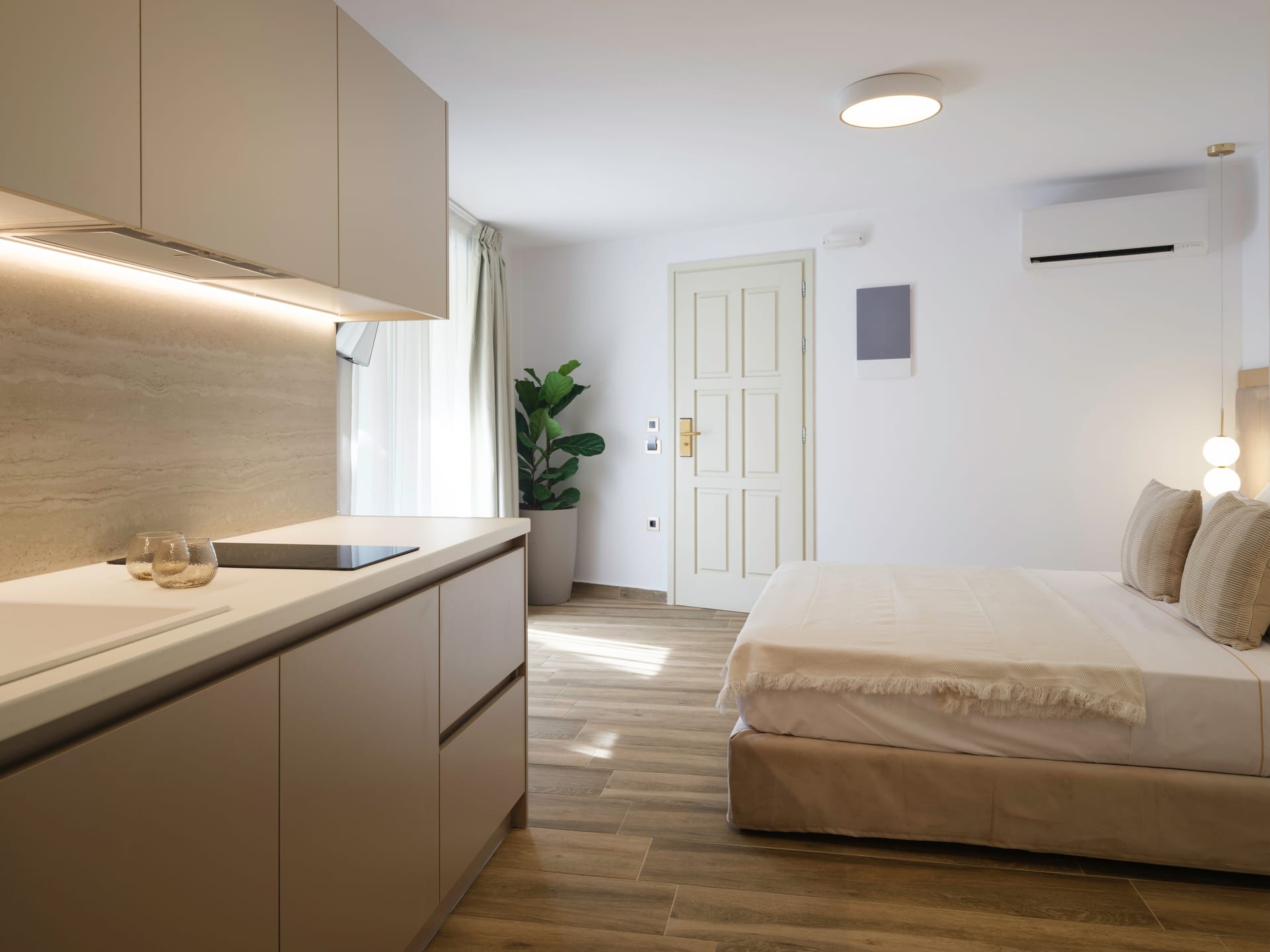 Golden Luxury Suites - JUNSMV - 3