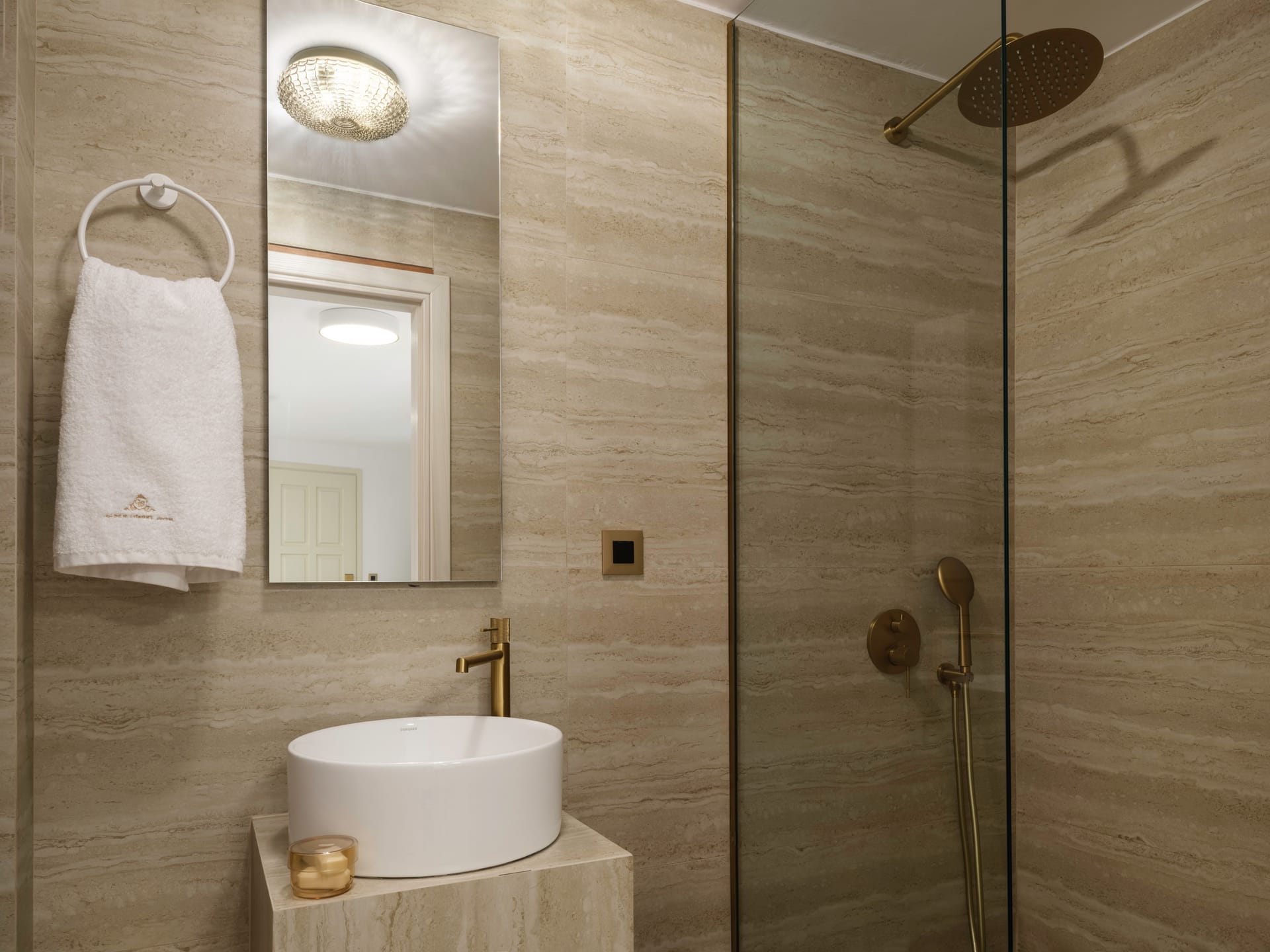 Golden Luxury Suites - JUNSMV - 4