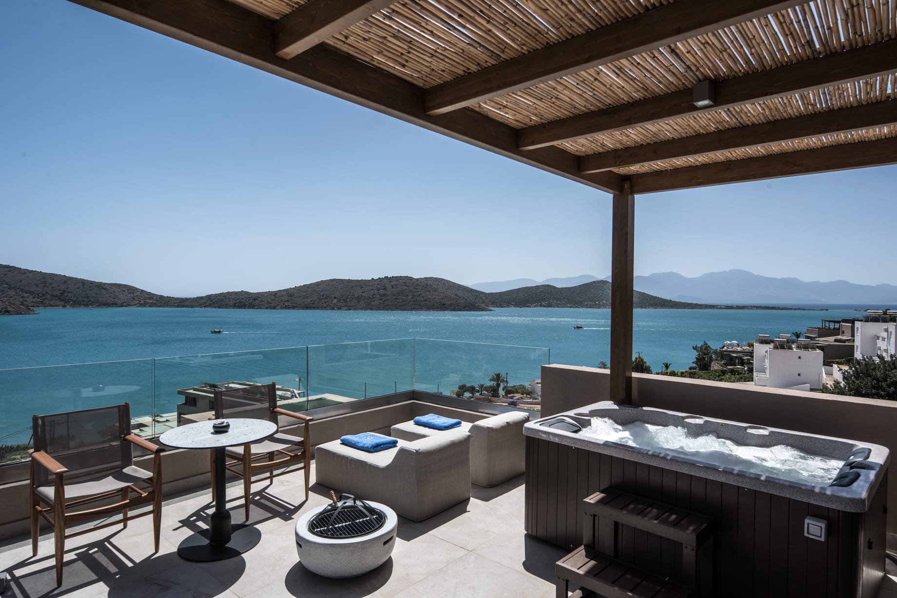 Signature Suite with Jacuzzi and Sea View