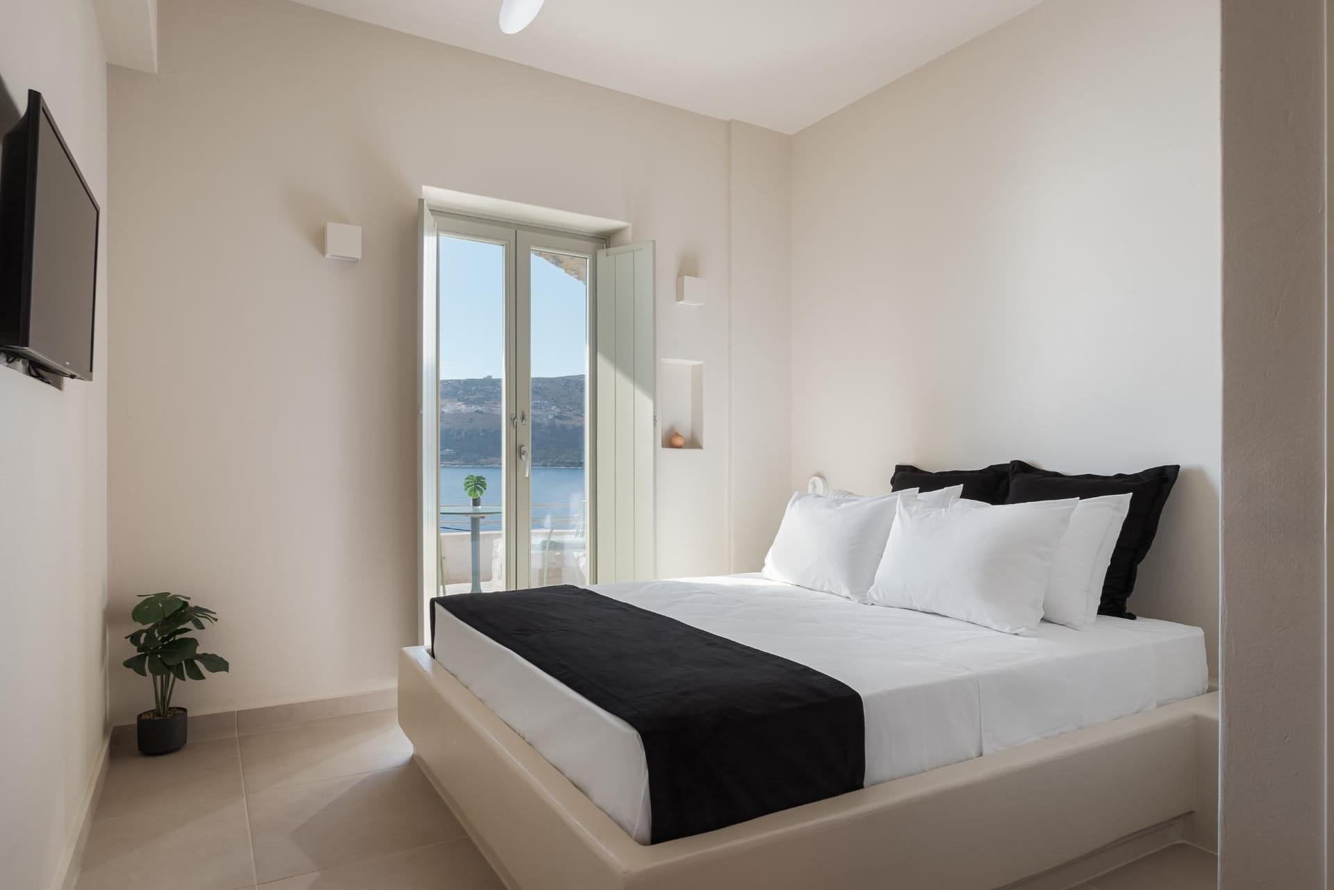Deluxe Double Room 1
