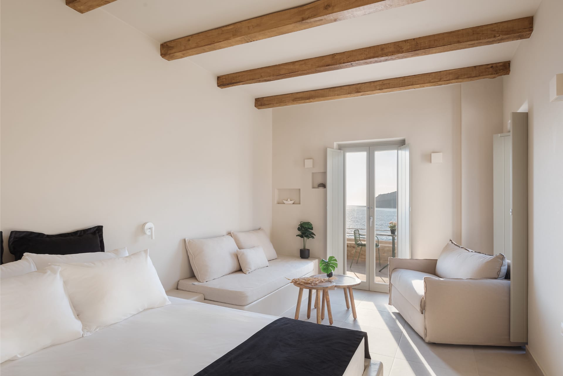 Deluxe Family Suite
