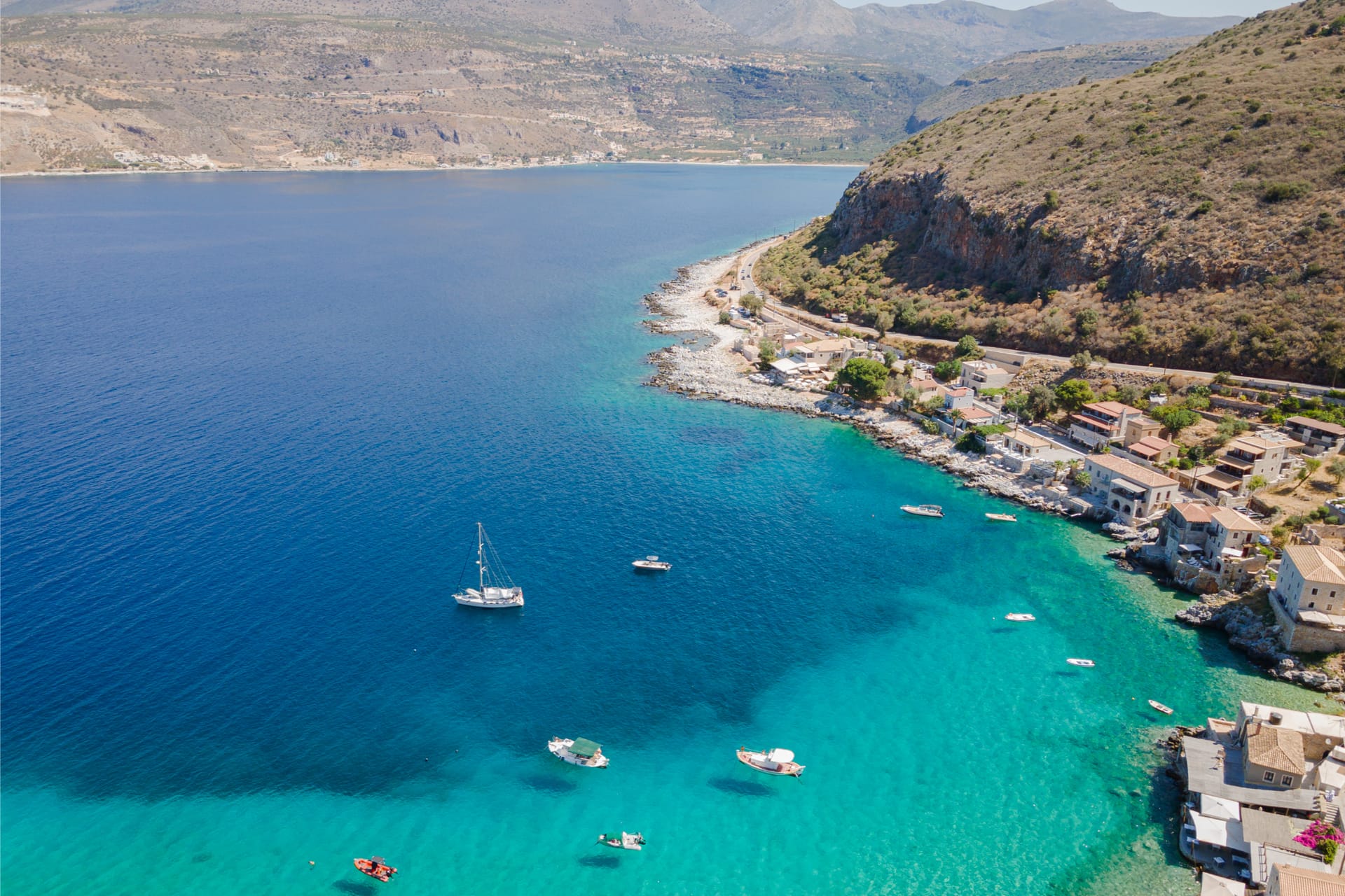 Yerma Suites Limeni - DELFAM - 2