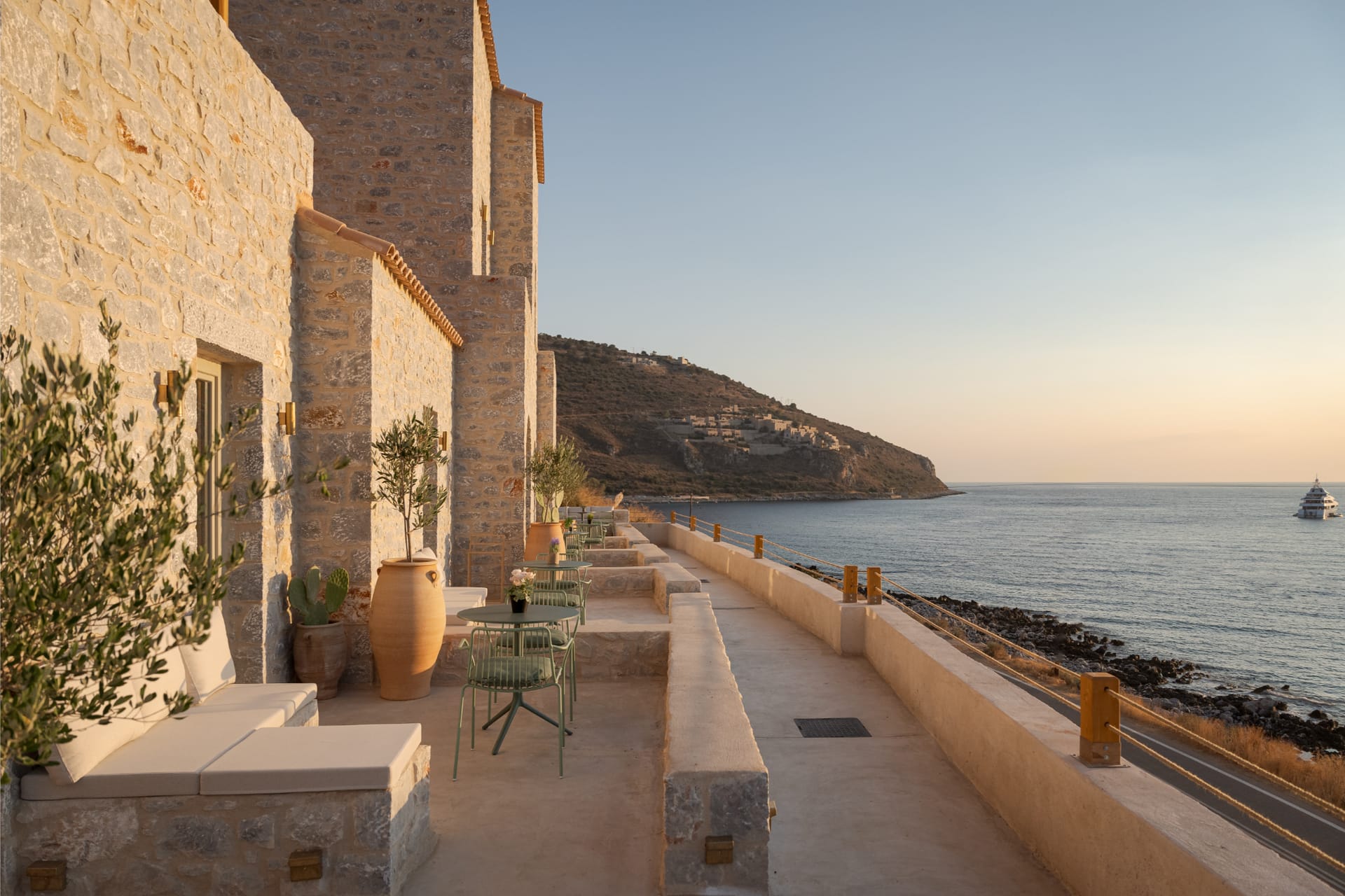 Yerma Suites Limeni - DELFAM - 3