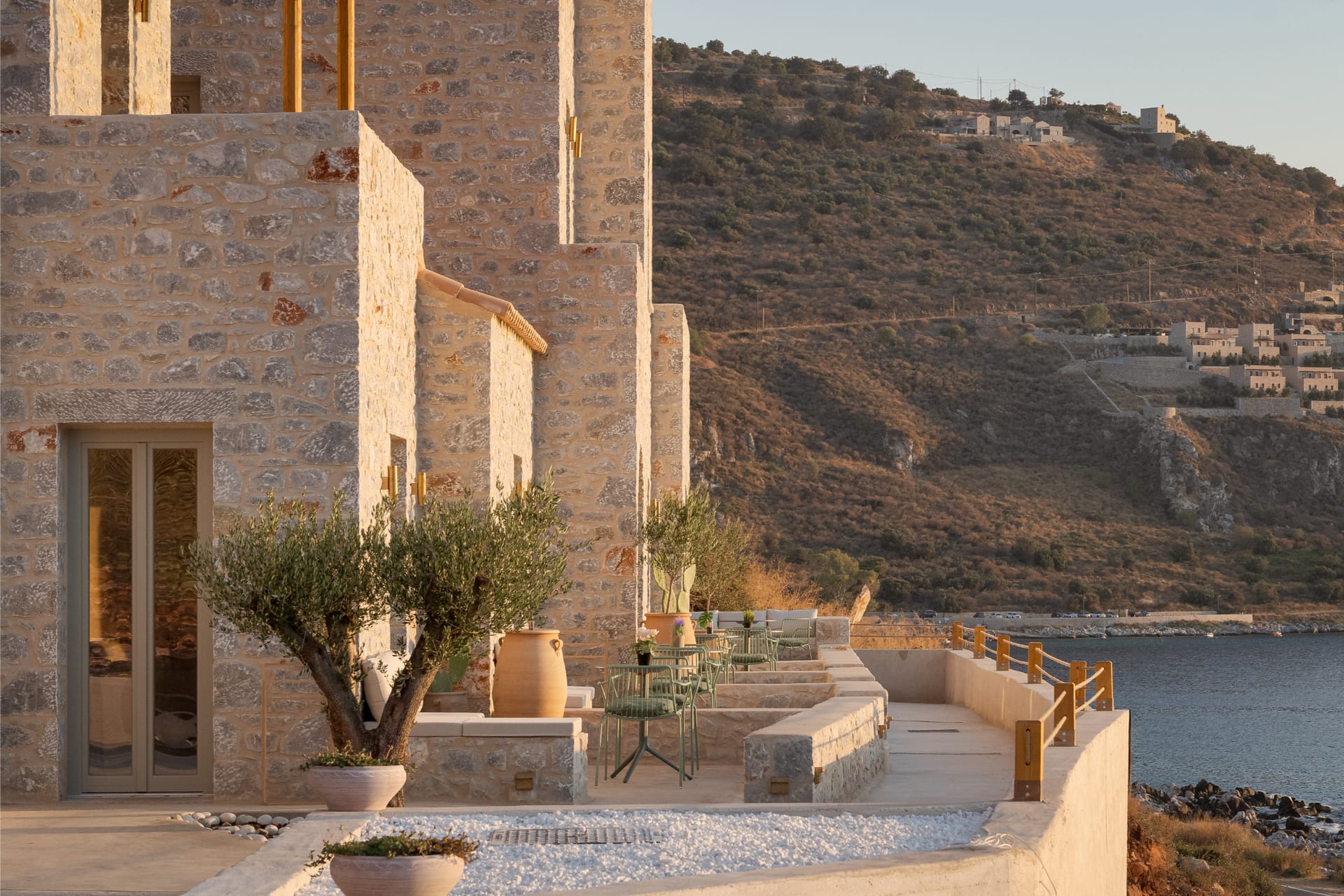 Yerma Suites Limeni - DELFAM - 12