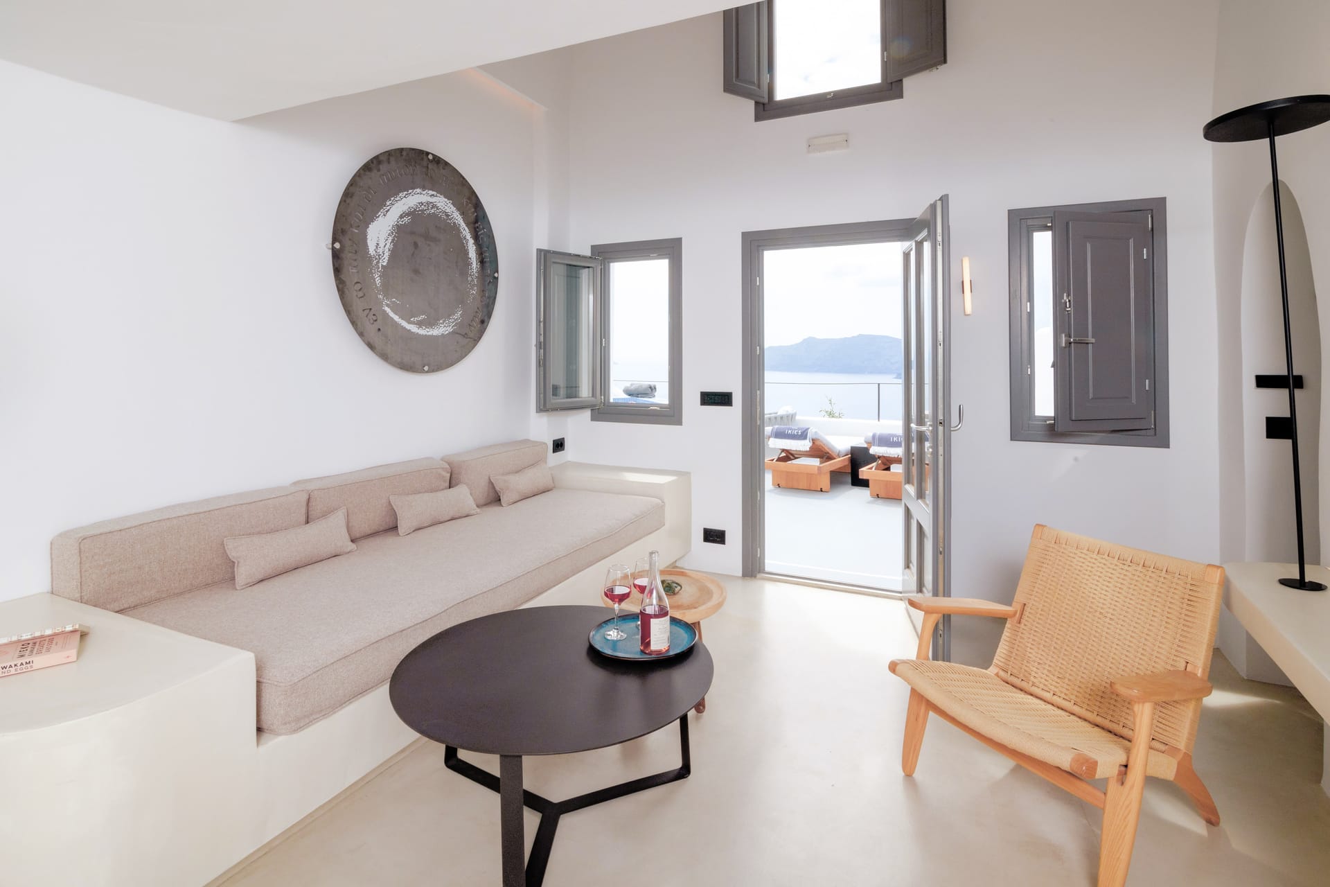 The Alchemist’s Maisonette with Hot Tub & Caldera View 48m²