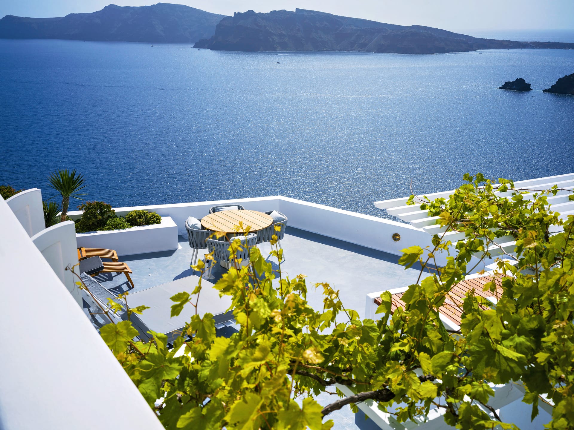 The Winemaker’s Suite with Hot Tub & Caldera View 60m²