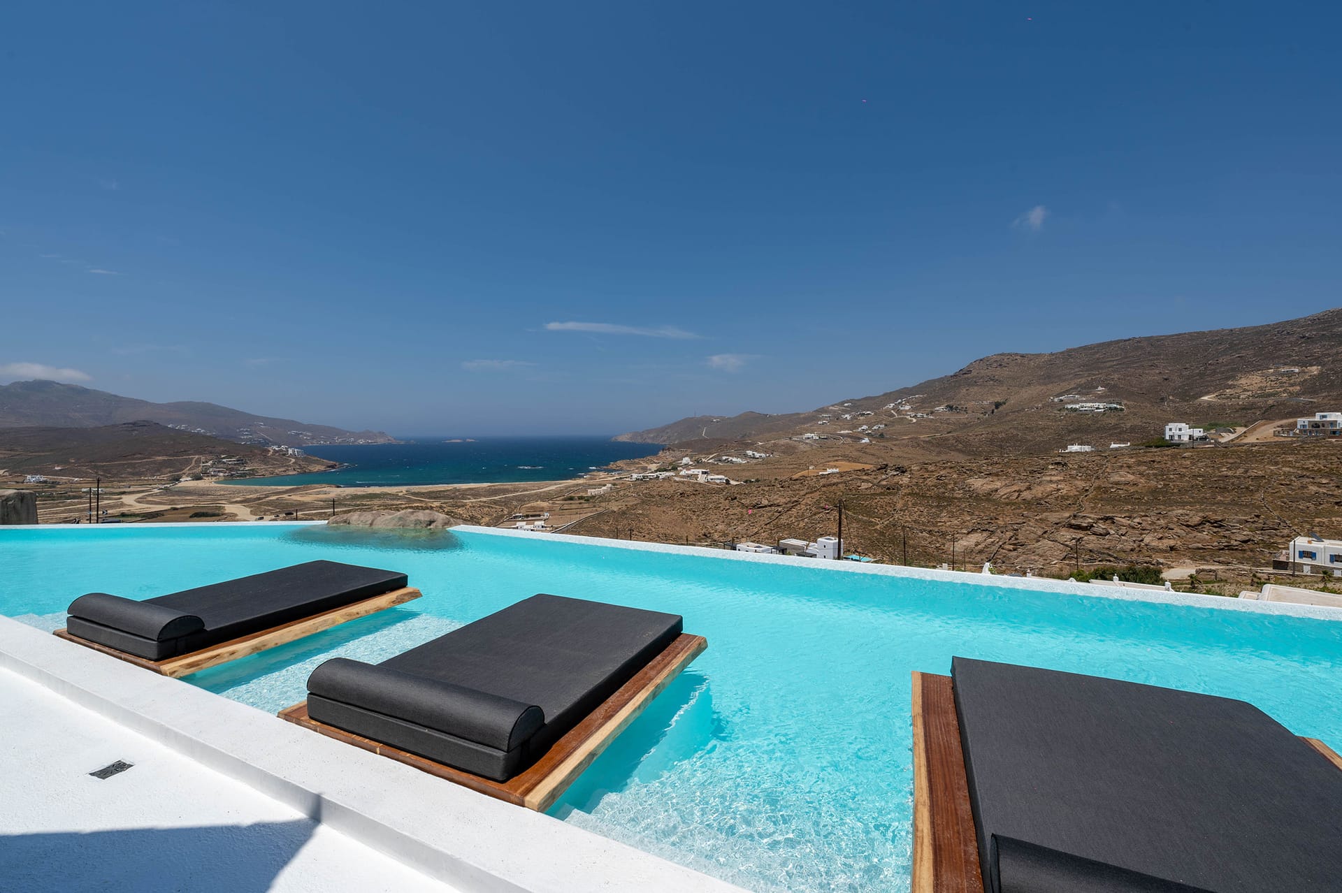 6 Bedrooms I Rea II I Ftelia