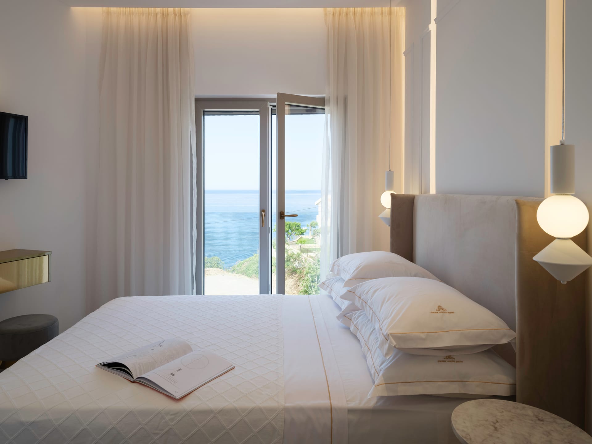 One Bedroom Suite with Sea View