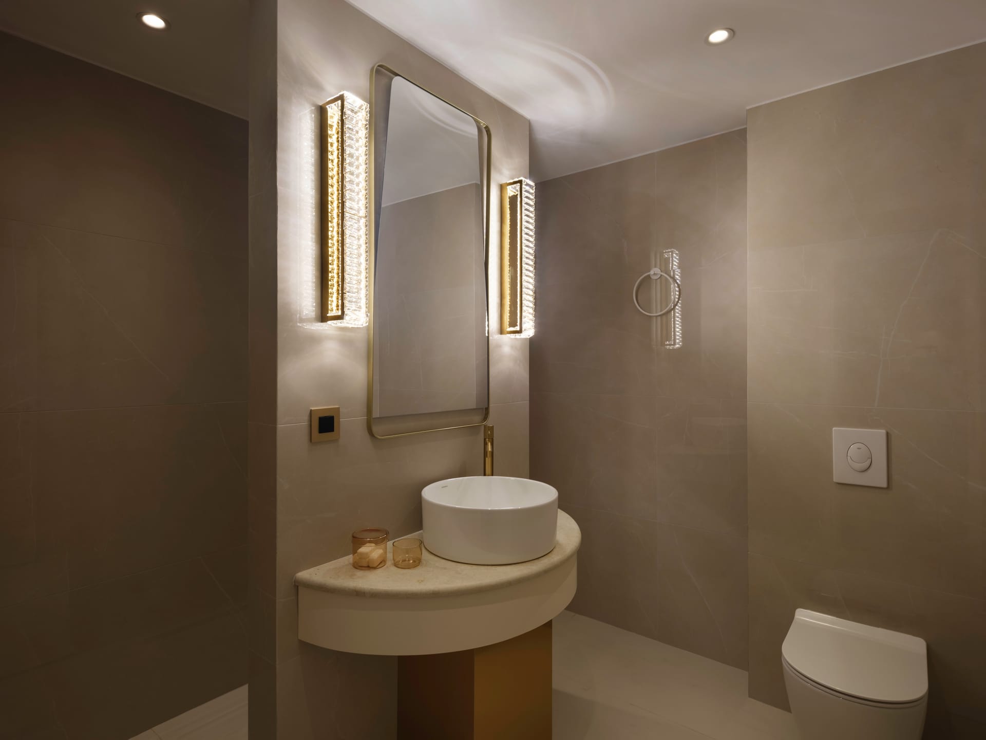 Golden Luxury Suites - 1BEDSV - 9