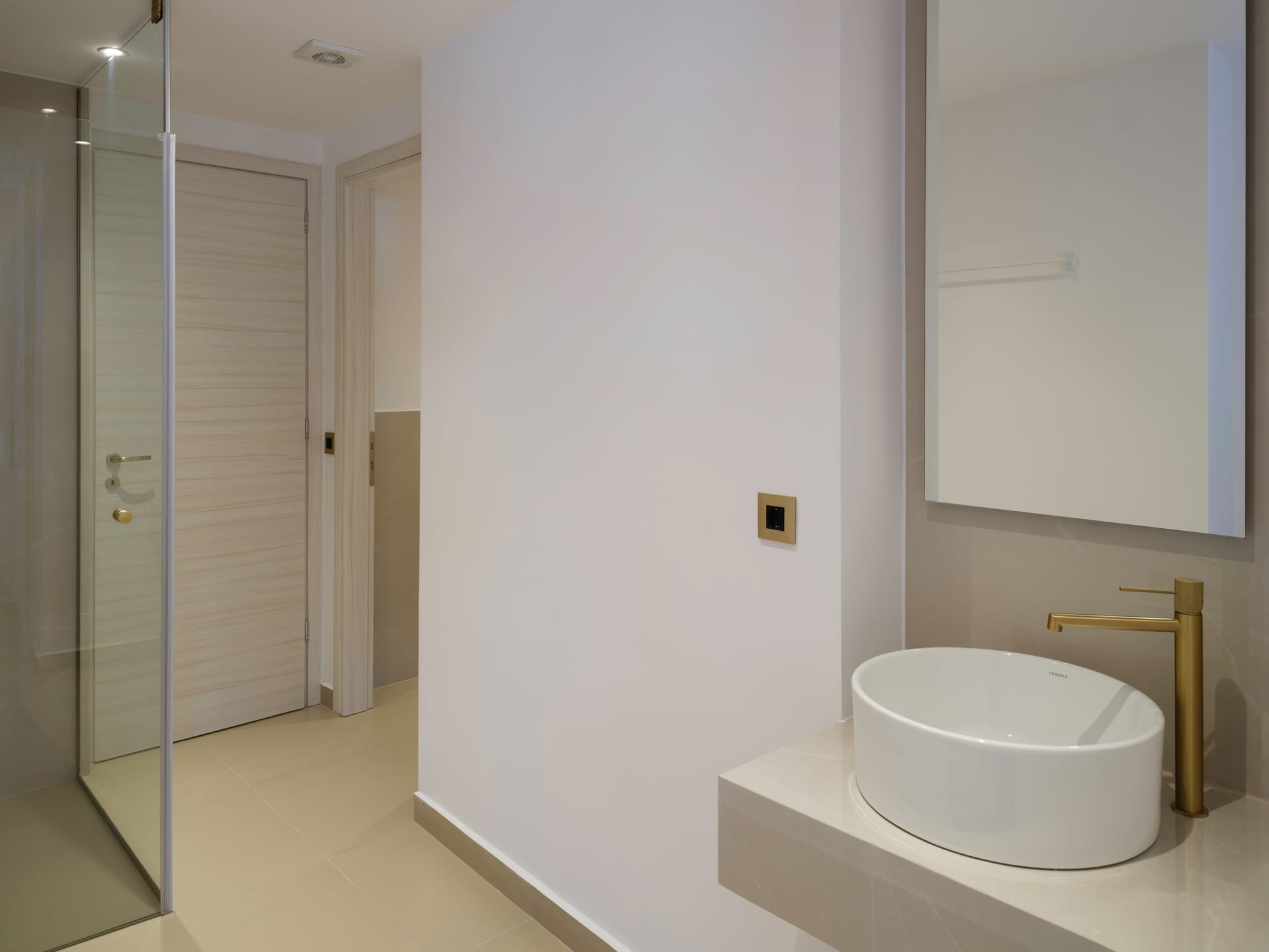Golden Luxury Suites - SUPFAM - 11