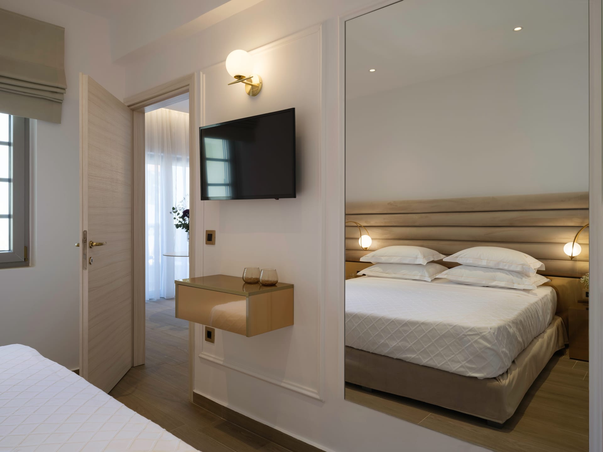 Golden Luxury Suites - SUPFAM - 10