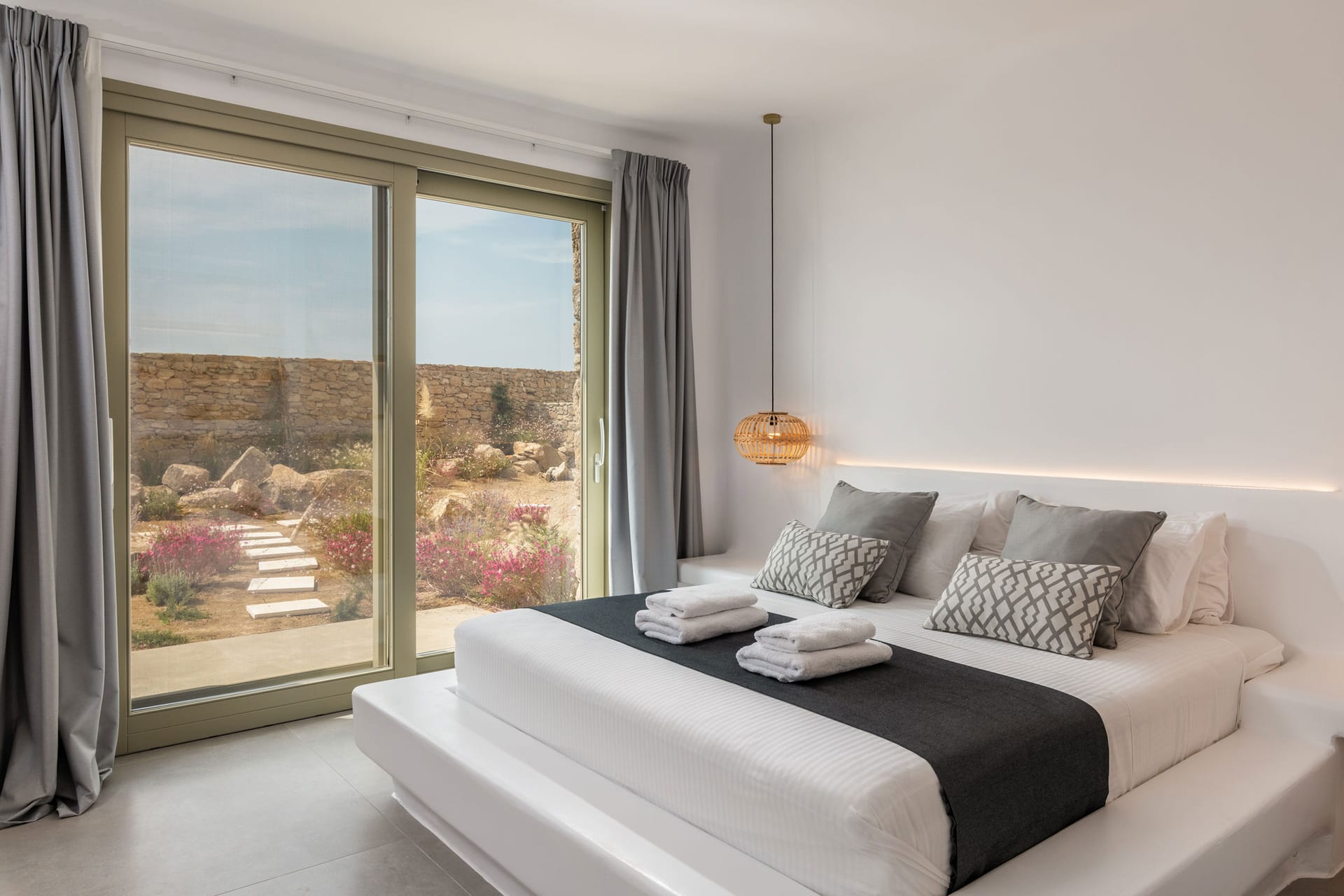 Kennedys Group Mykonos - ZOEVA - 33