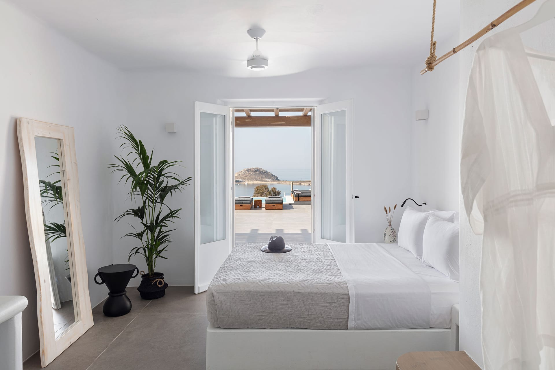 Kennedys Group Mykonos - PHOEN1 - 16
