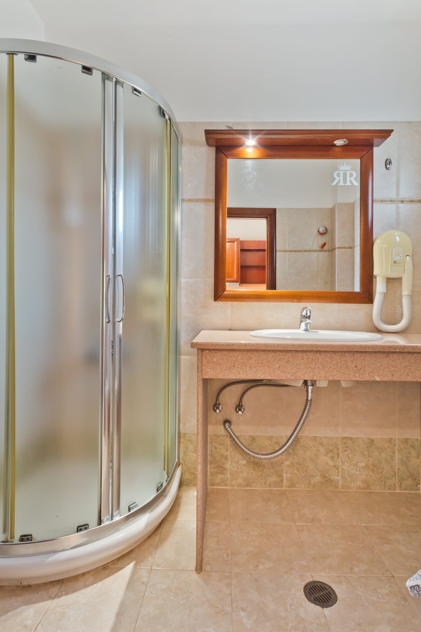 Royal Beach Hotel - STUDPV - 3