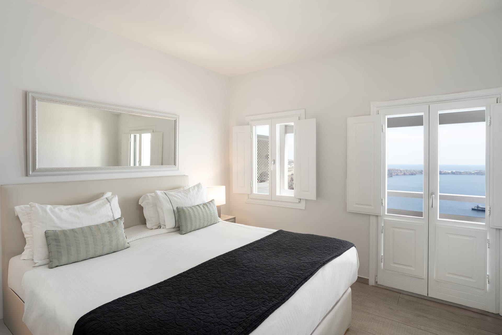 Aqua Luxury Suites Santorini - SNR - 14