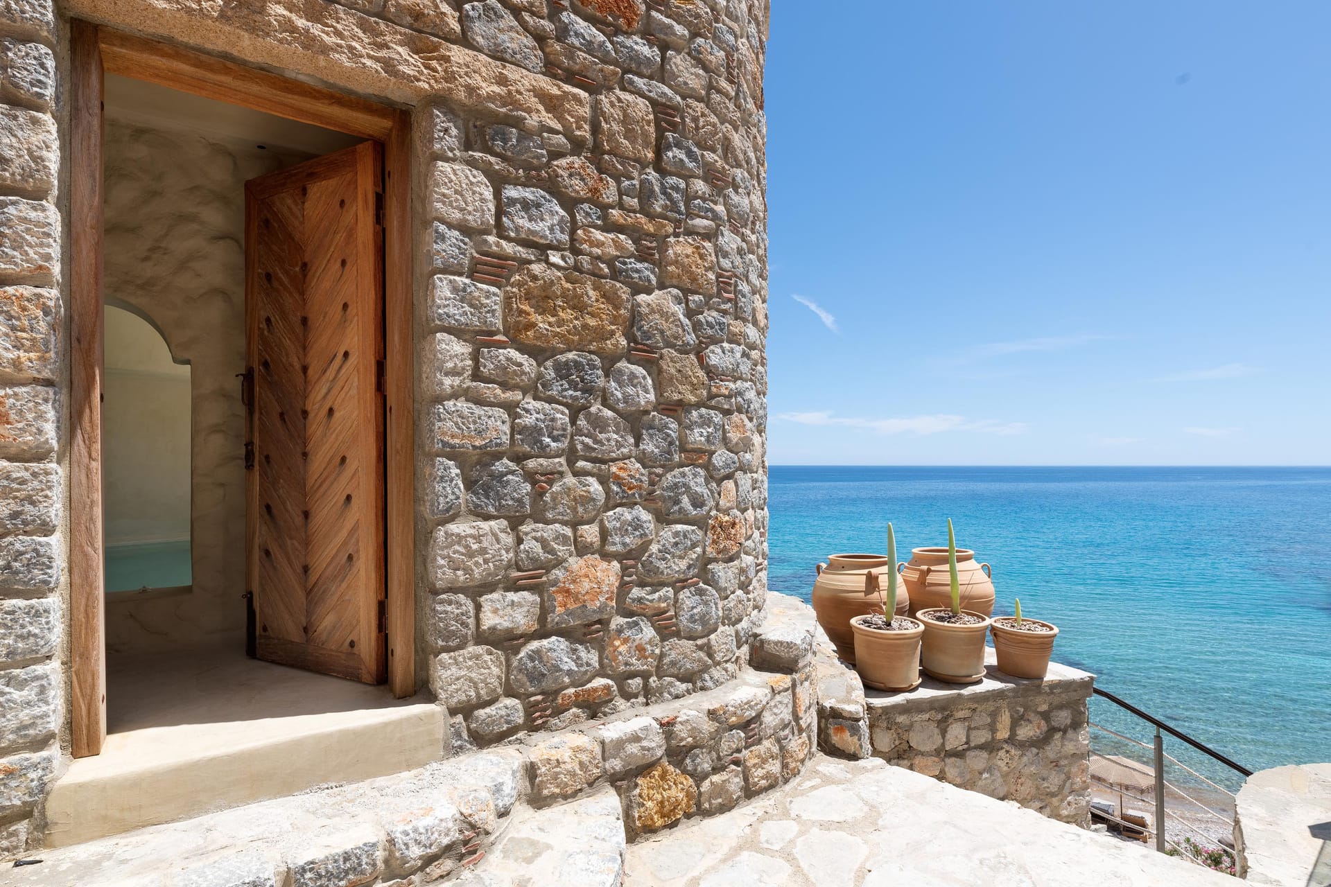 Stone Luxury Suites-Superior Suite 2