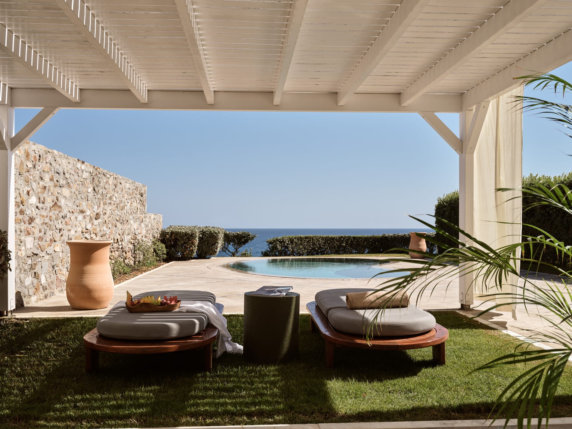 Royal Luxury Suite Sea Front with Private Pool