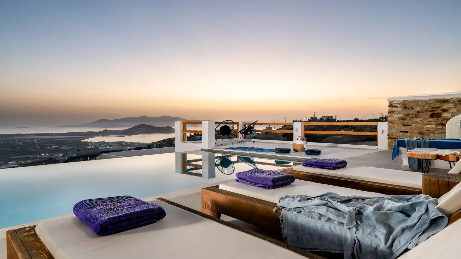 Naxos Skyline - INF - 13