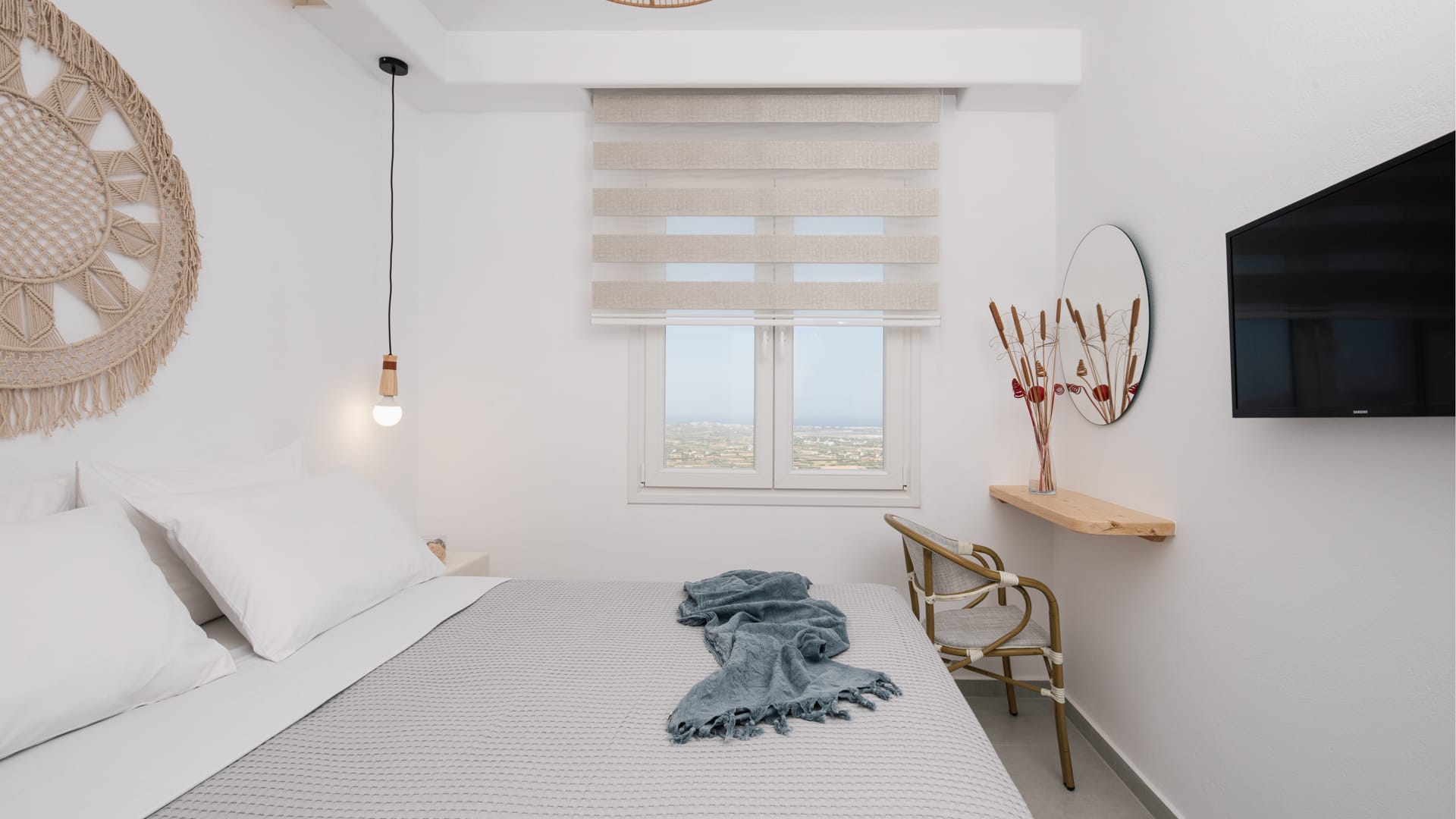 Naxos Skyline - AVR - 14