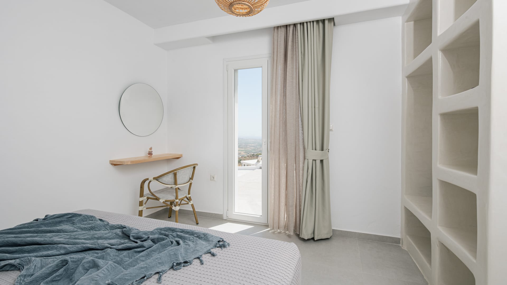 Naxos Skyline - AVR - 19