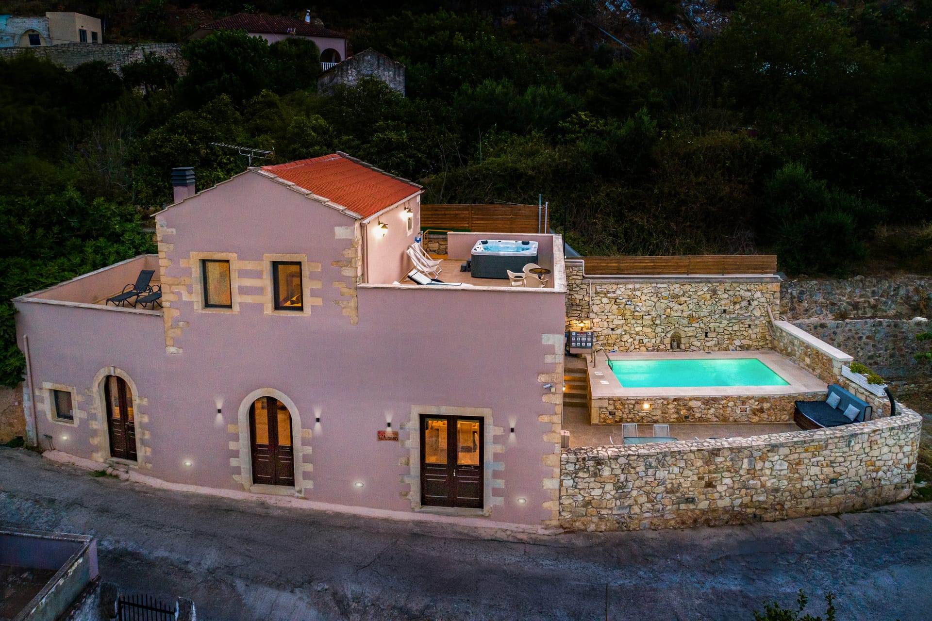 Villa Aladanos