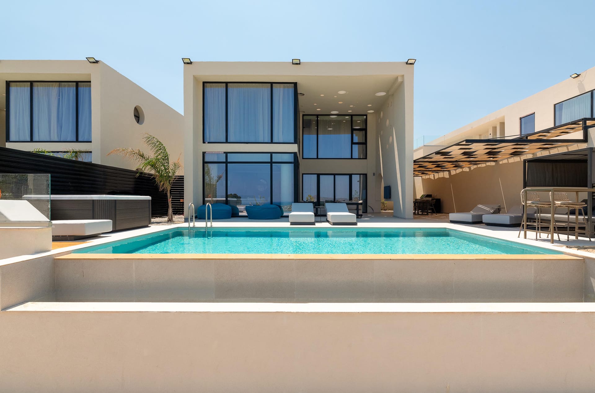 Trapezia Luxury Living – Diamond