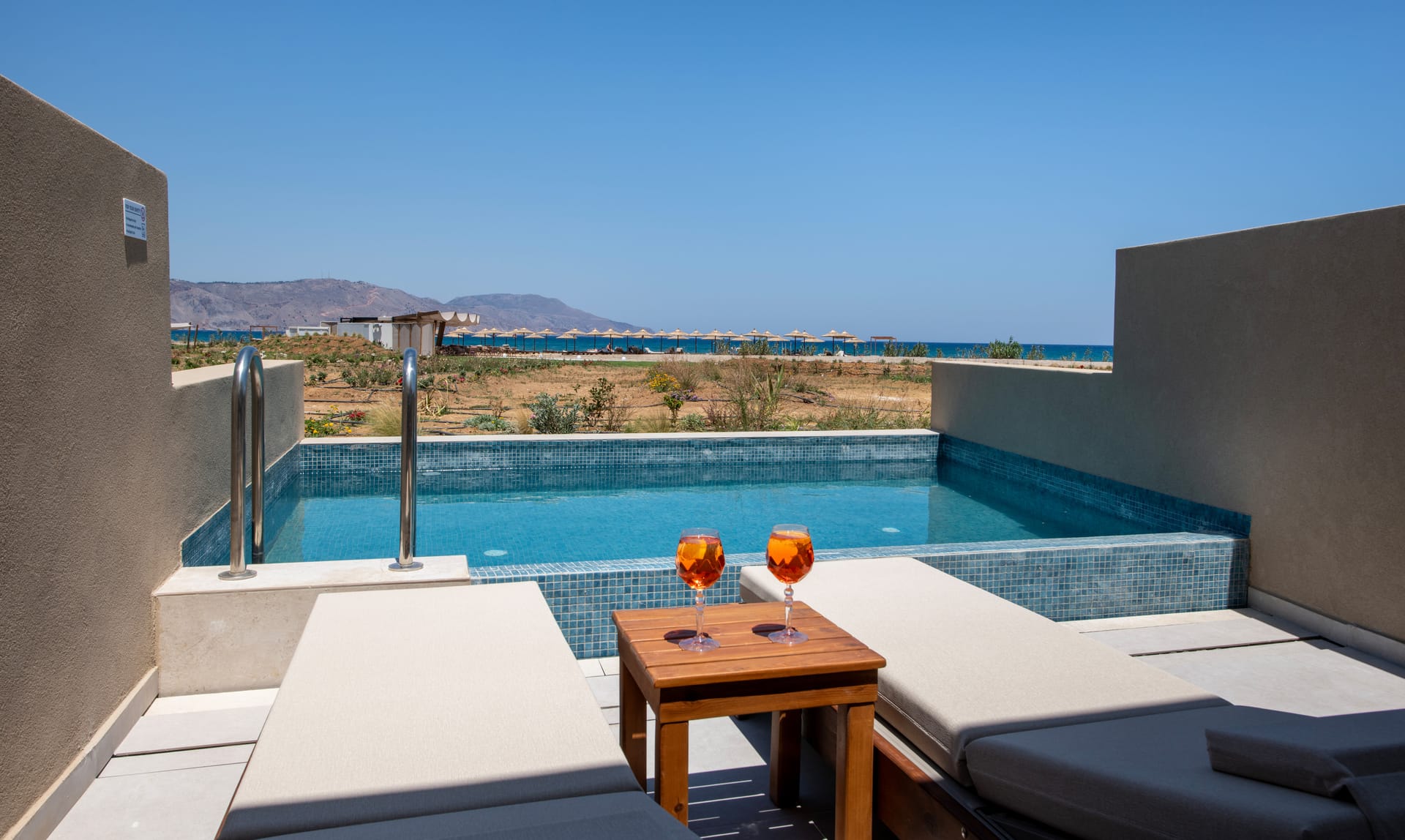 Premium Double Swim Up Sea View