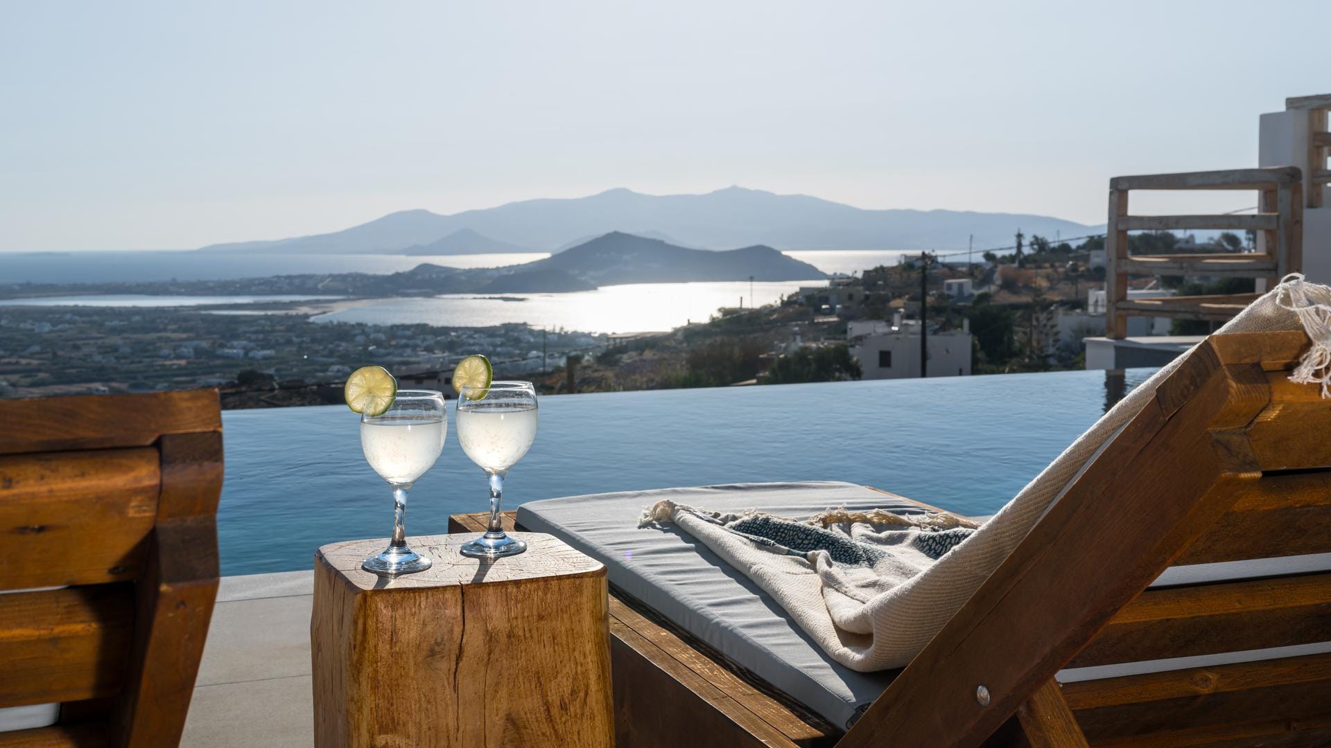 Naxos Skyline - AVR - 1