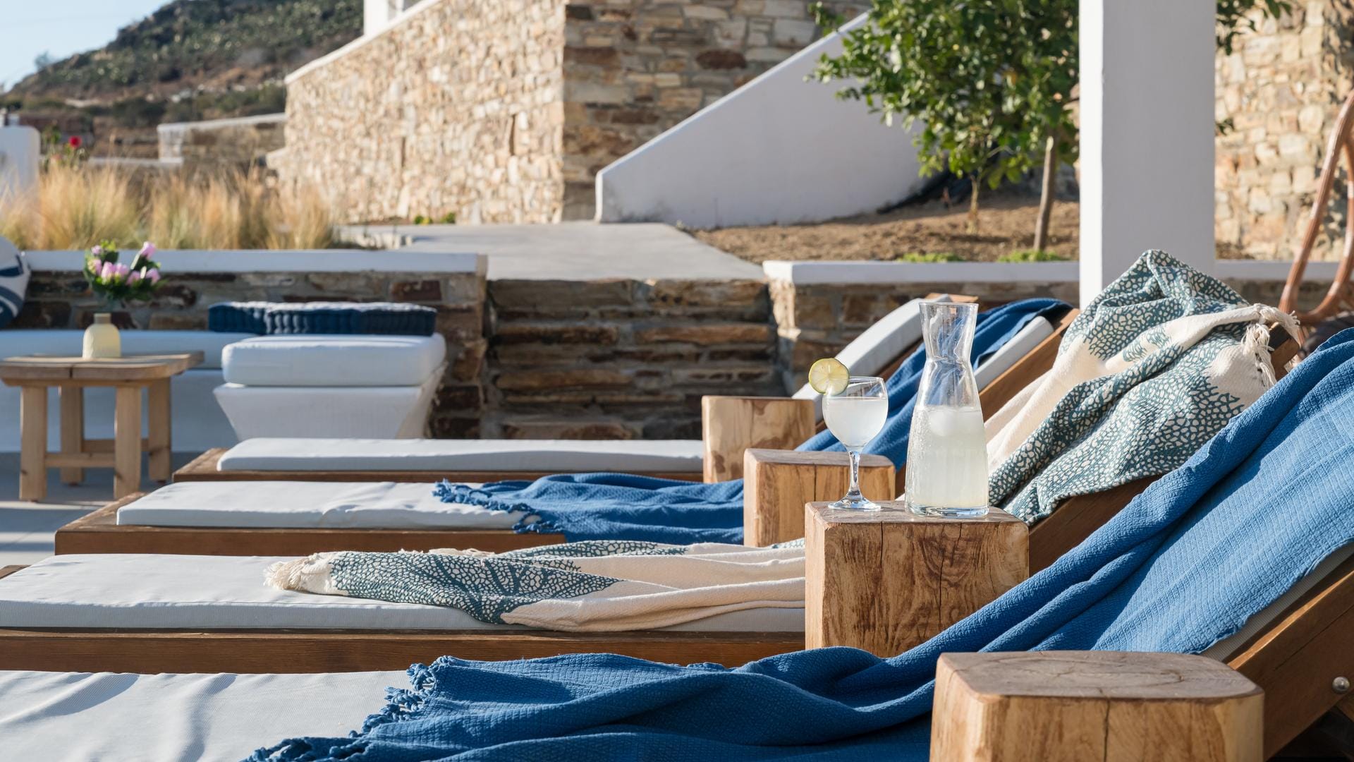 Naxos Skyline - AVR - 3
