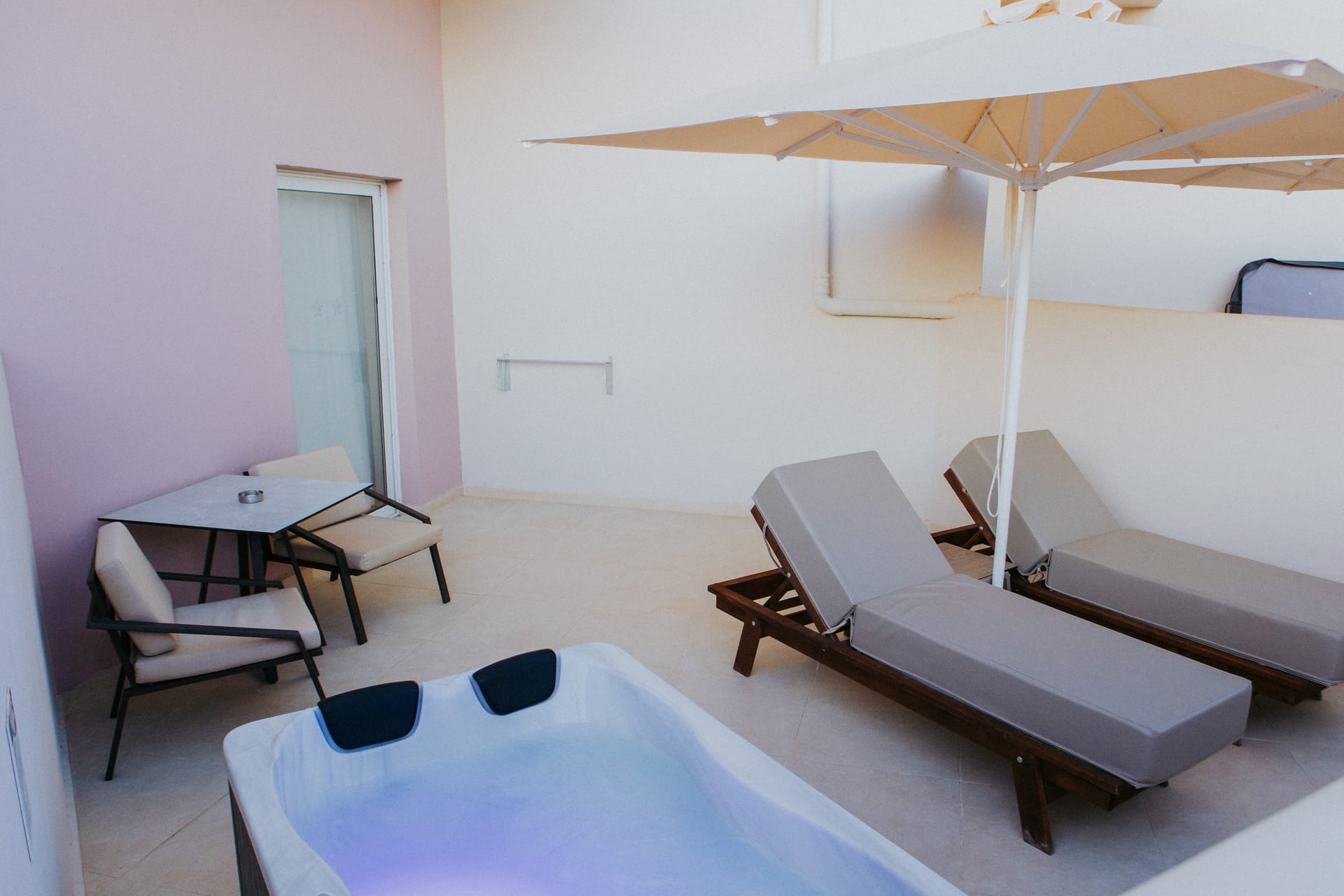 Twin Garden View with Jacuzzi