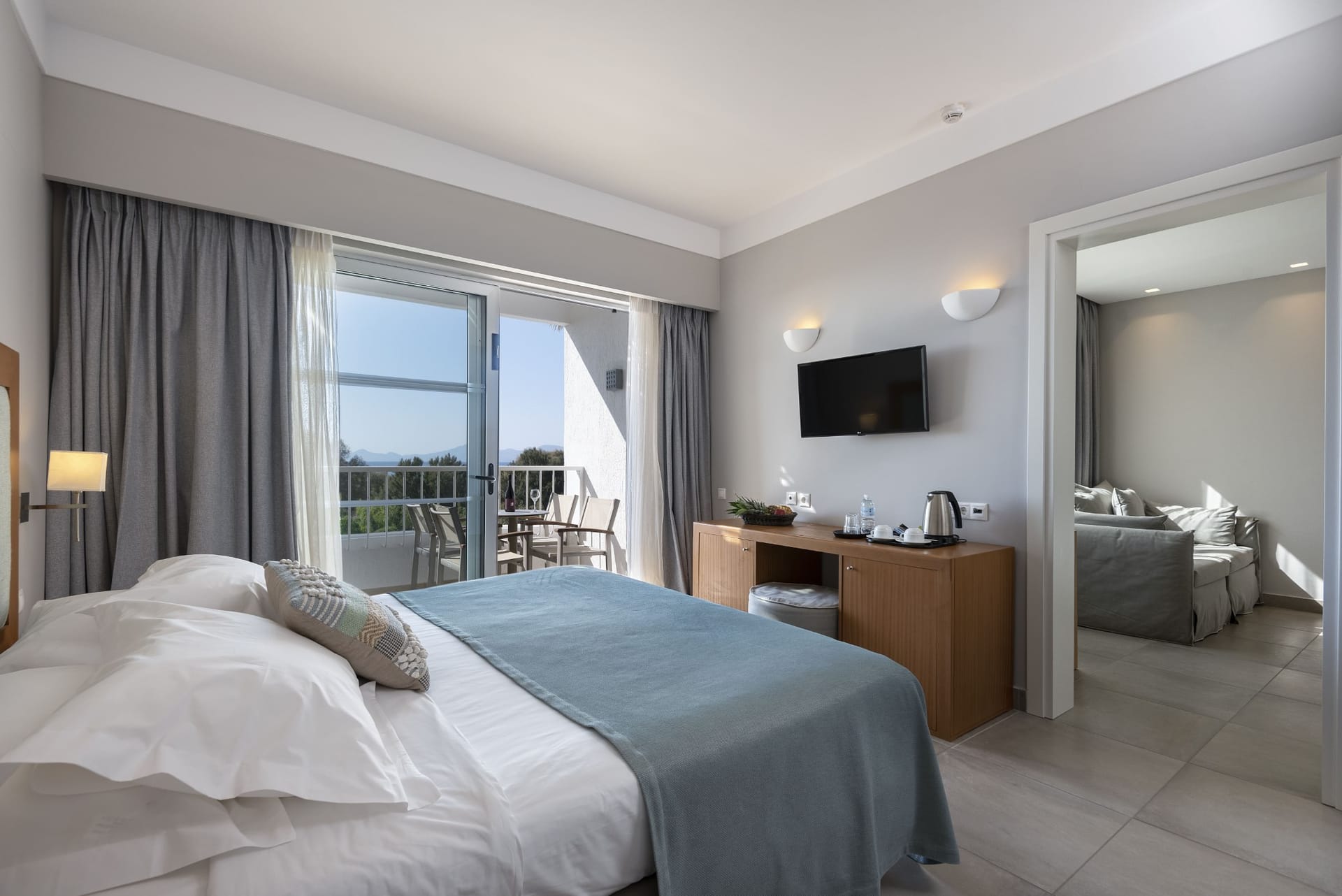 Executive Suite Garden View | Resort Area