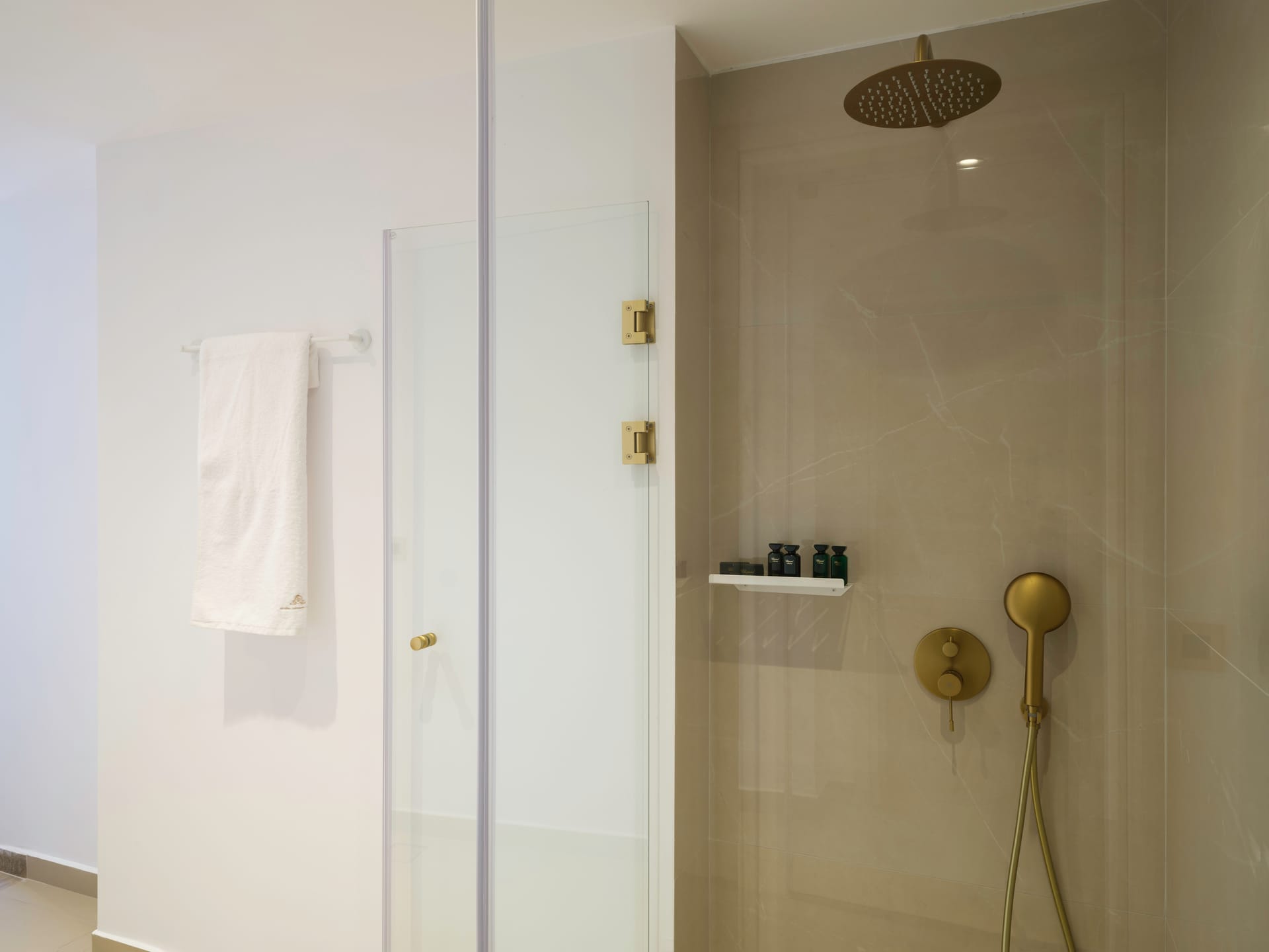 Golden Luxury Suites - SUPERI - 7