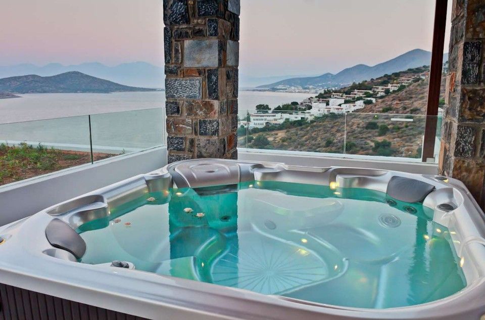Deluxe Room With Jacuzzi And Sea View